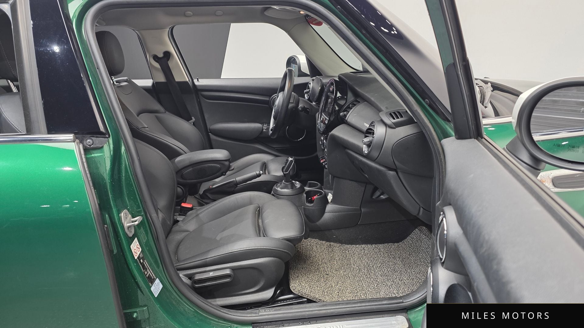 MINI 쿠퍼 2021 — миниатюра 10
