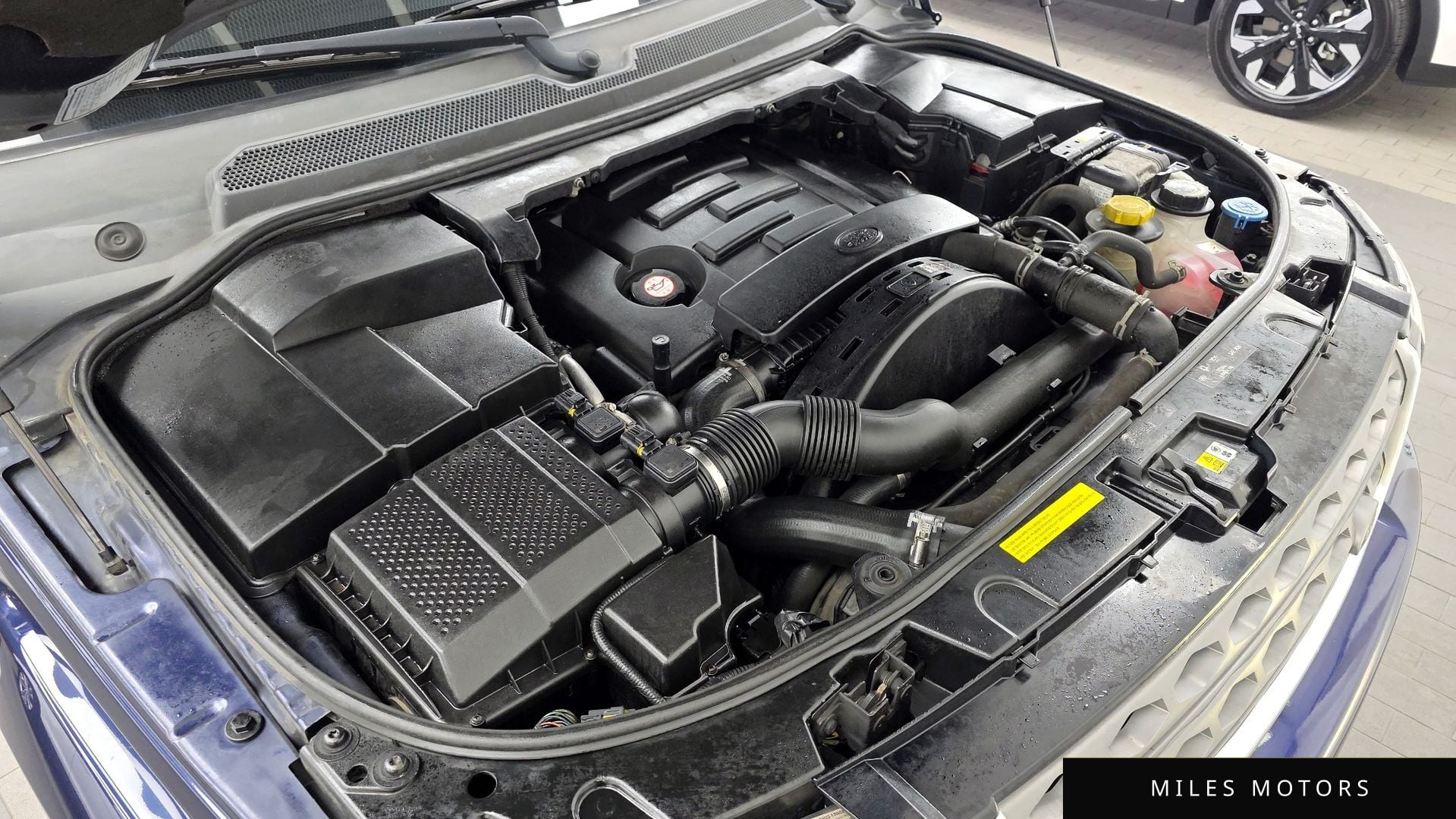 Land Rover Discovery 2015 — миниатюра 6