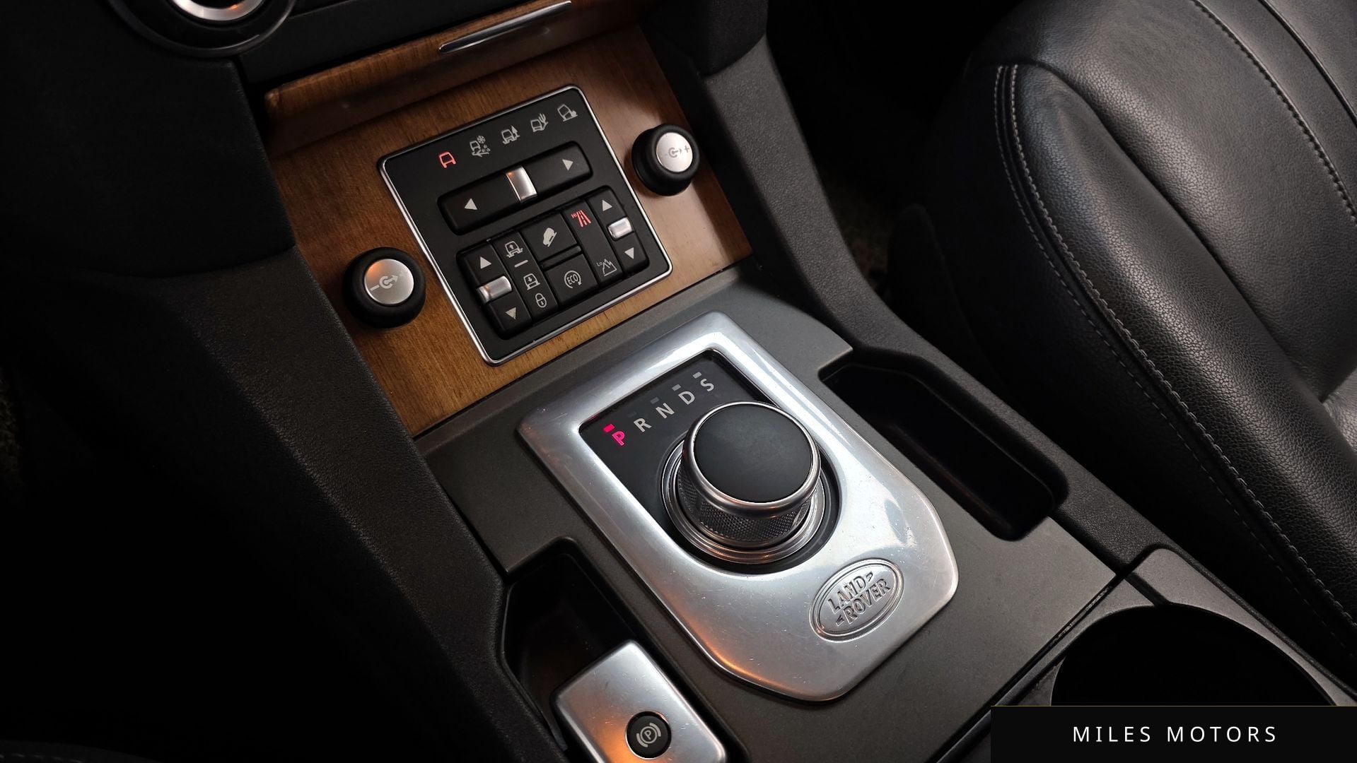 Land Rover Discovery 2015 — миниатюра 9
