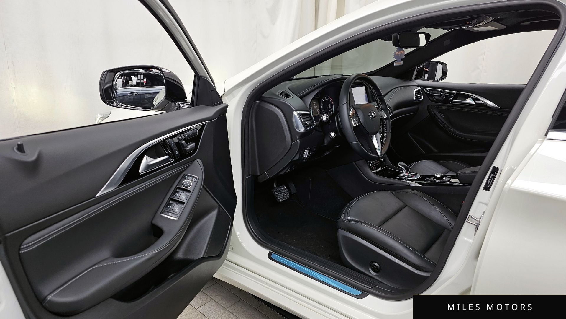 Infiniti Q30 2019 — миниатюра 9