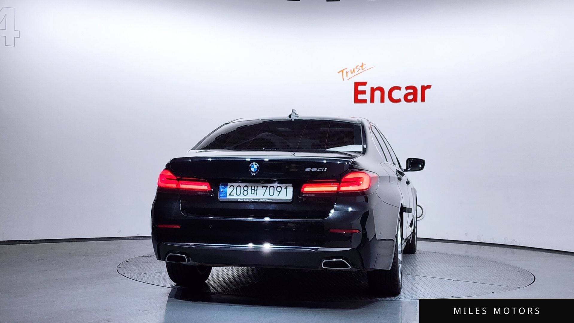BMW 5 Series (G30) 2022 — миниатюра 4
