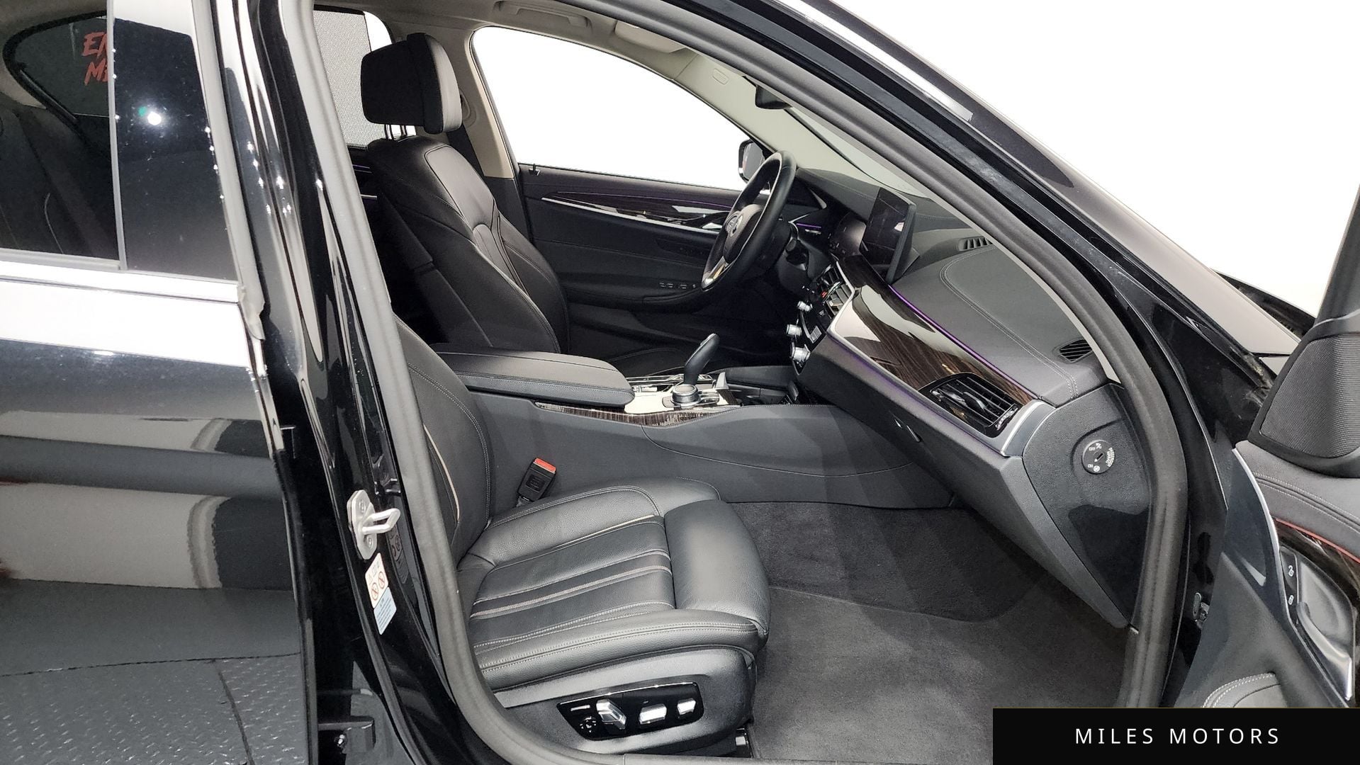 BMW 5 Series (G30) 2022 — миниатюра 11