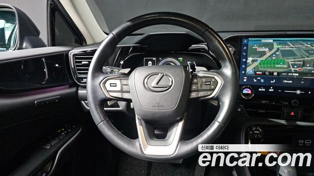 Лексус NX450h+ 2024 — миниатюра 11
