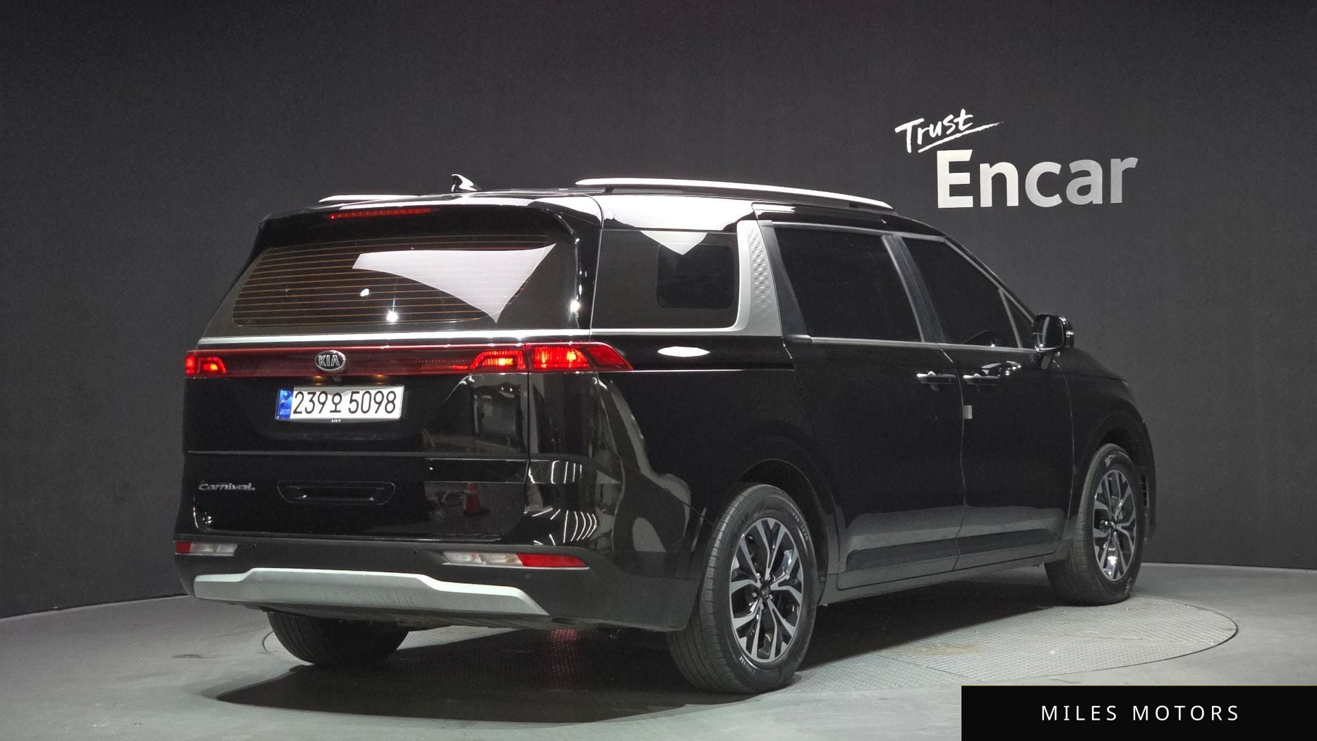 Kia Carnival 2021 — миниатюра 2