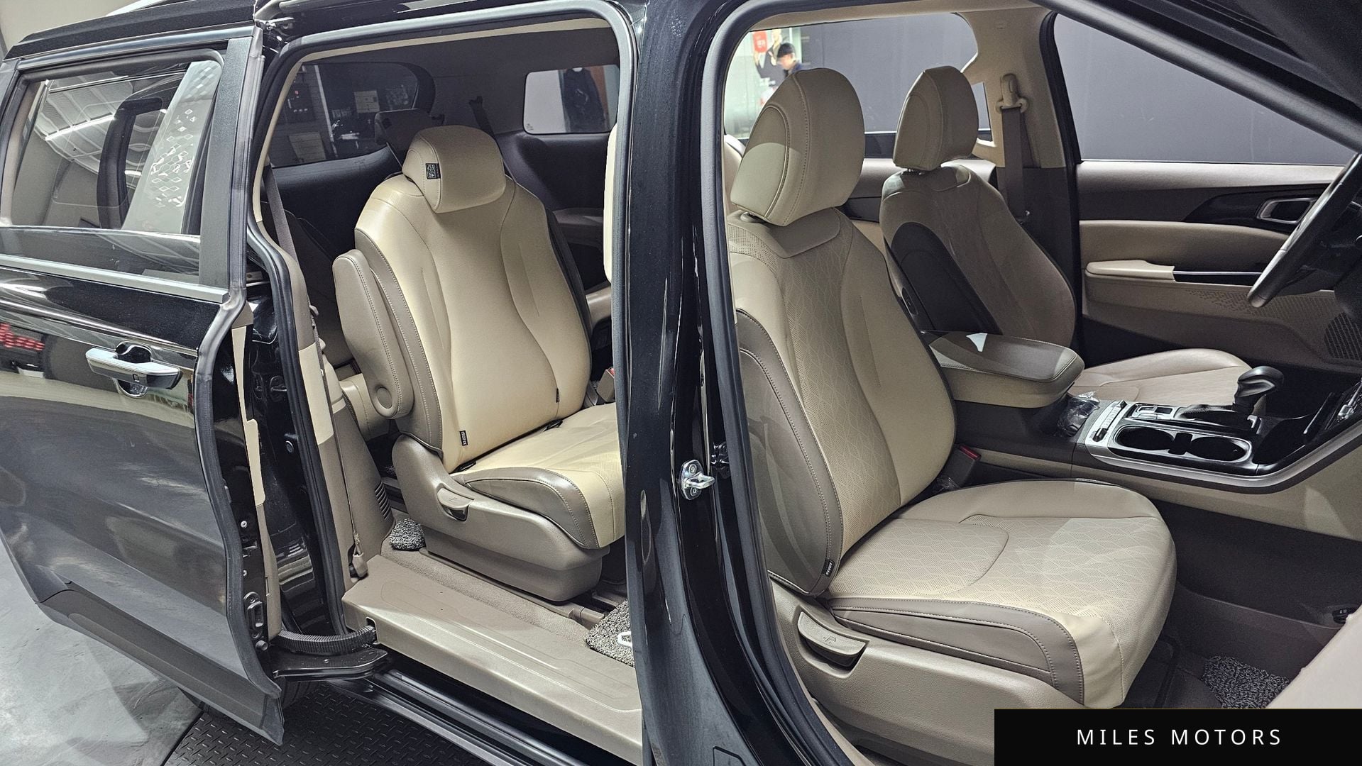 Kia Carnival 2021 — миниатюра 11