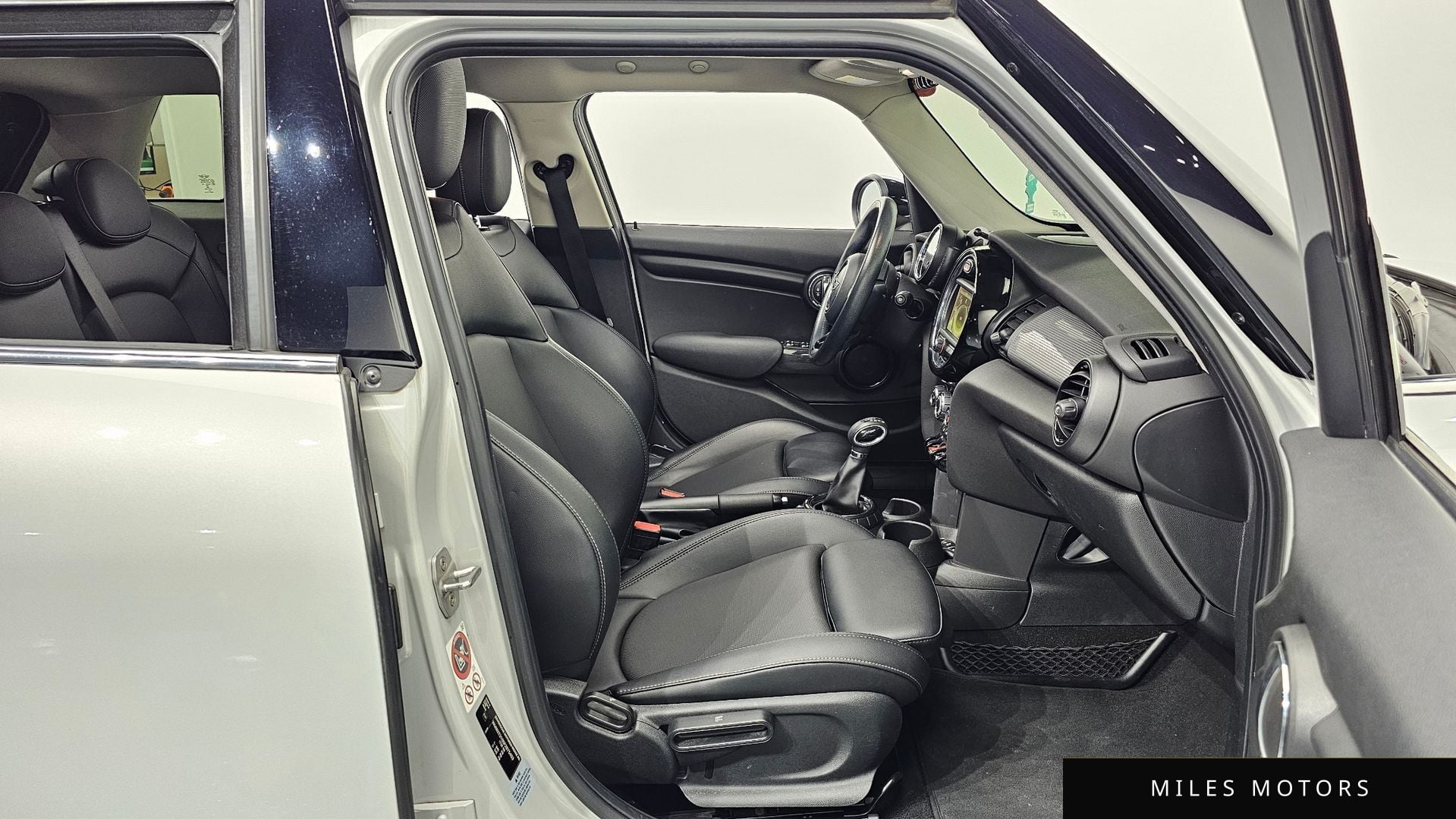 MINI Cooper D 2015 — миниатюра 10