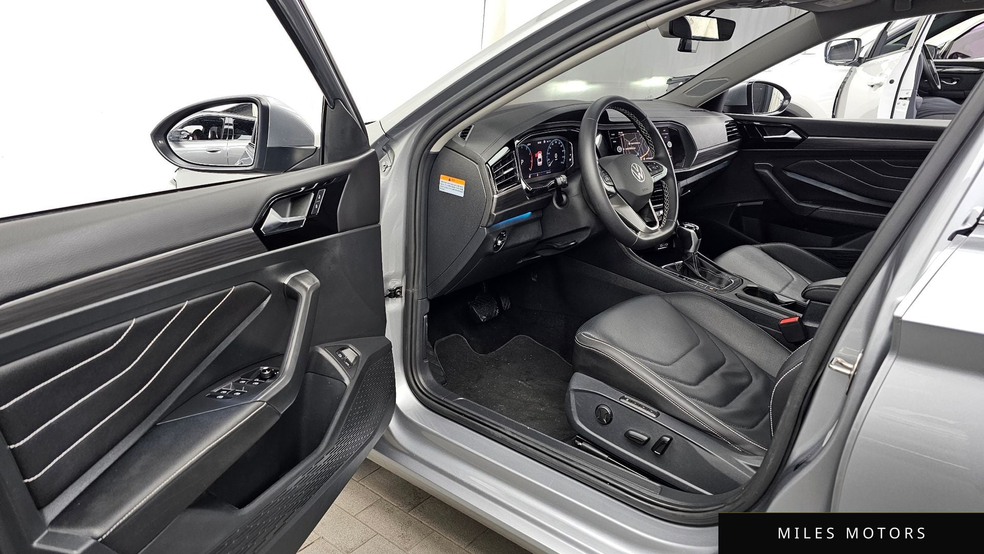Volkswagen Jetta 2023 — миниатюра 10