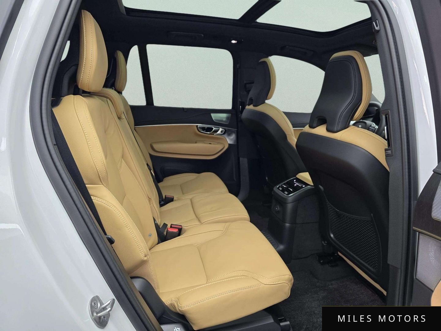 Volvo XC90 2024 — миниатюра 11