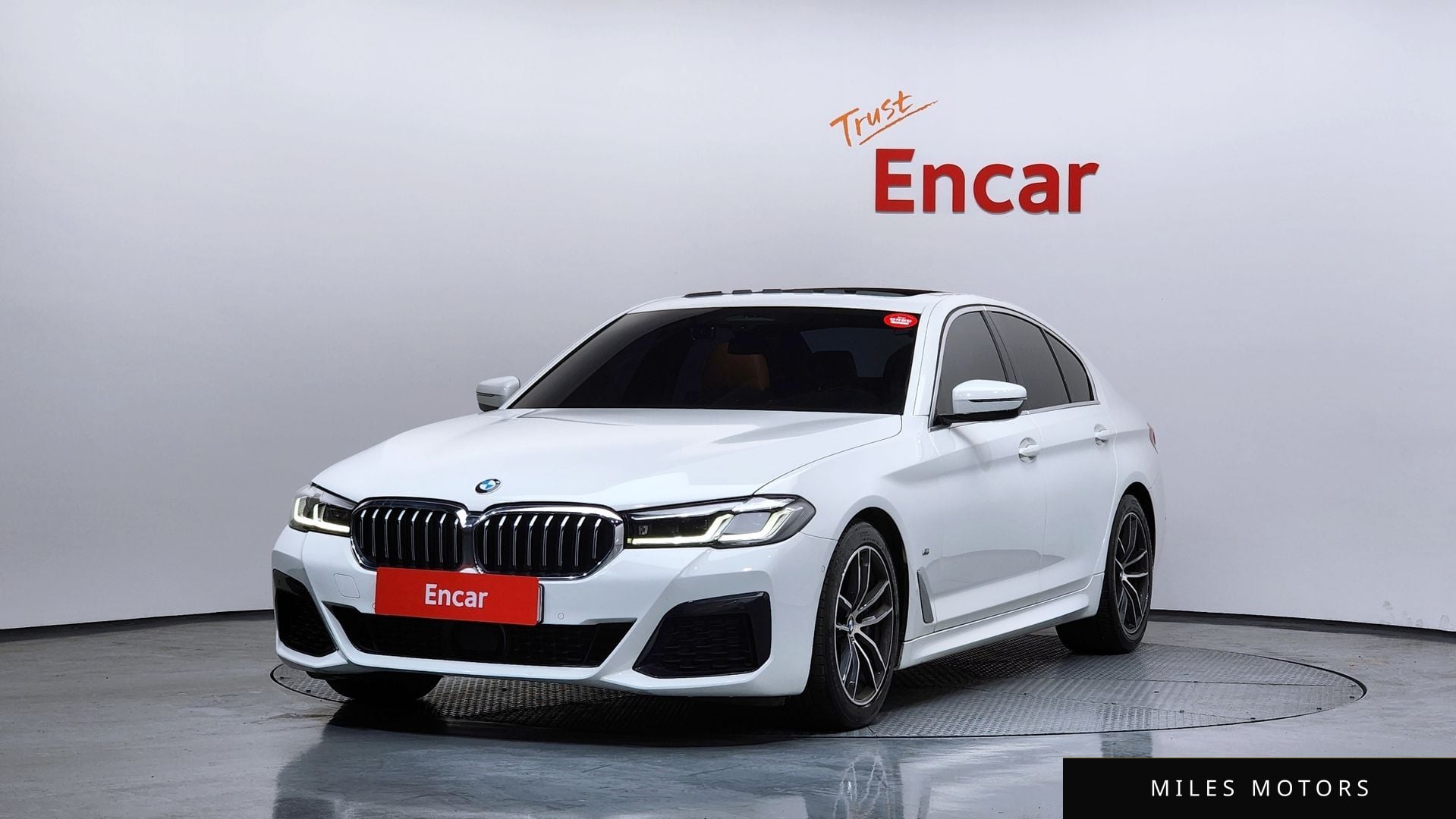 BMW 5 Series (G30) 2022 — фото 1 из 12