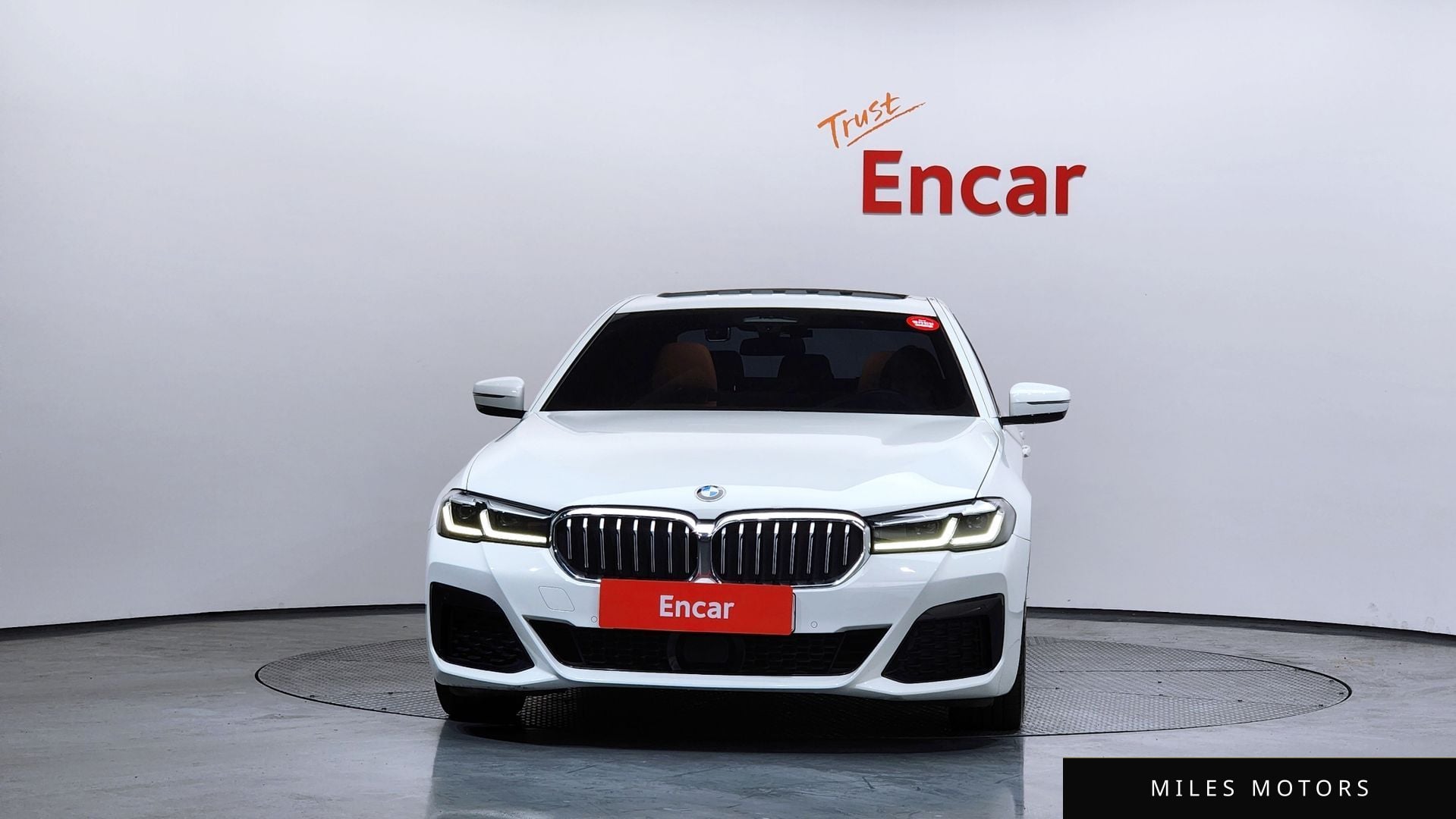 BMW 5 Series (G30) 2022 — миниатюра 3