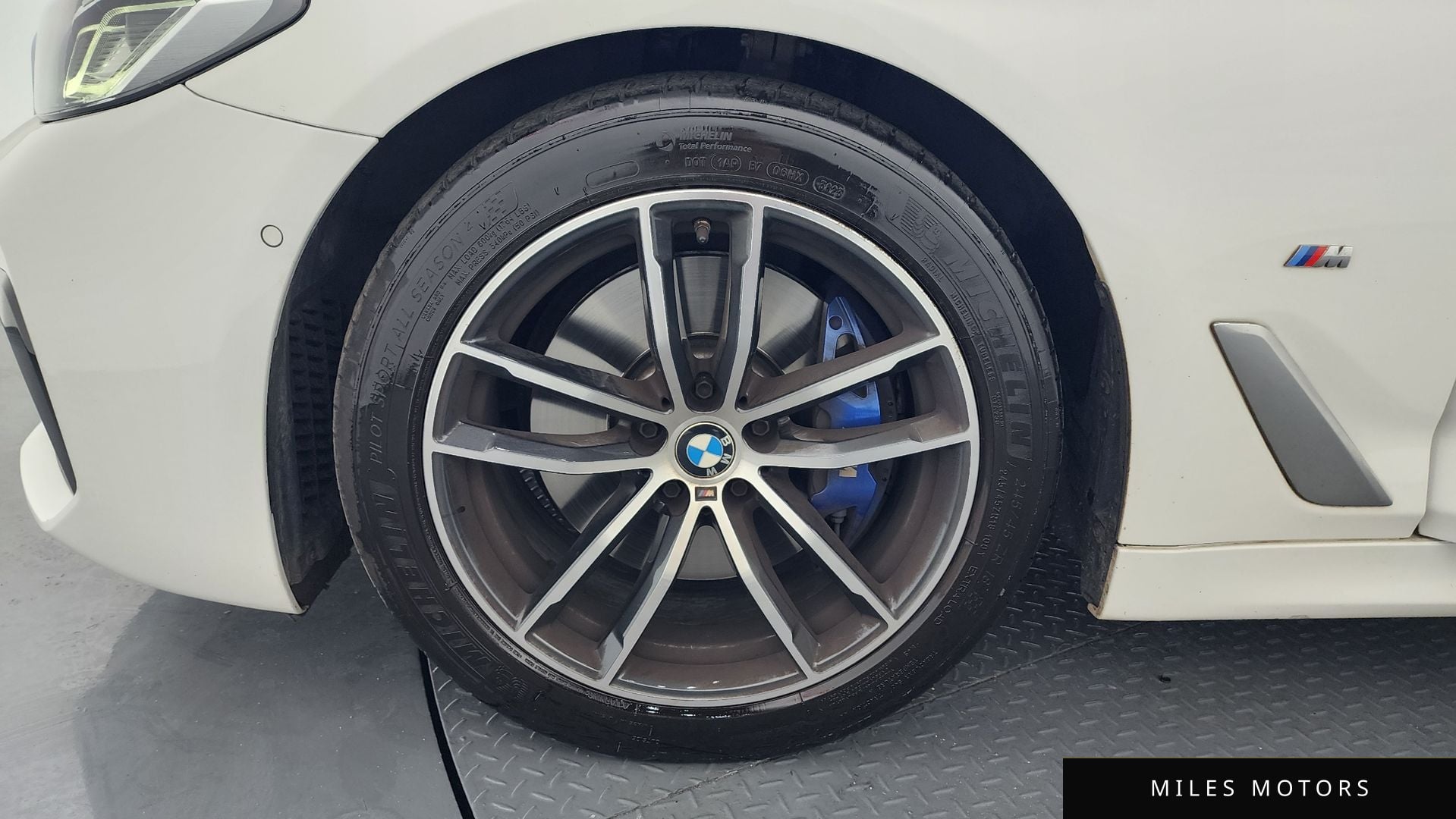 BMW 5 Series (G30) 2022 — миниатюра 5
