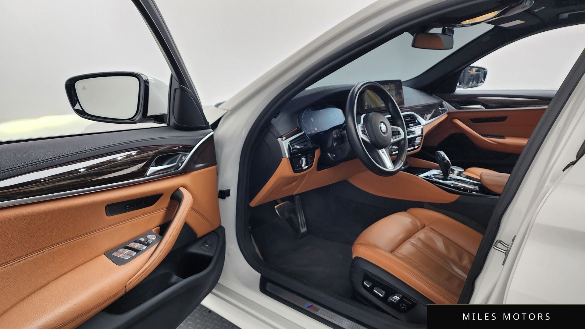 BMW 5 Series (G30) 2022 — миниатюра 9