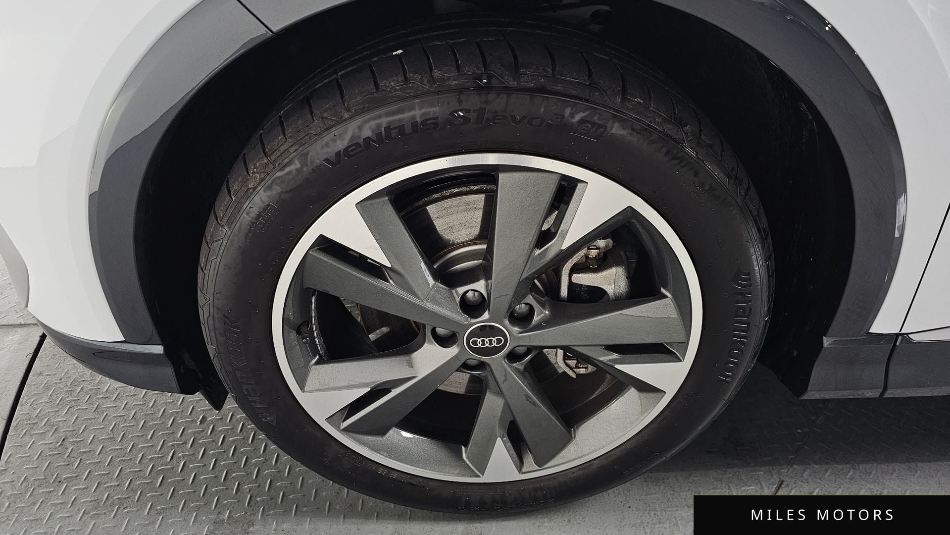 Audi Q4 e-tron 2023 — миниатюра 4