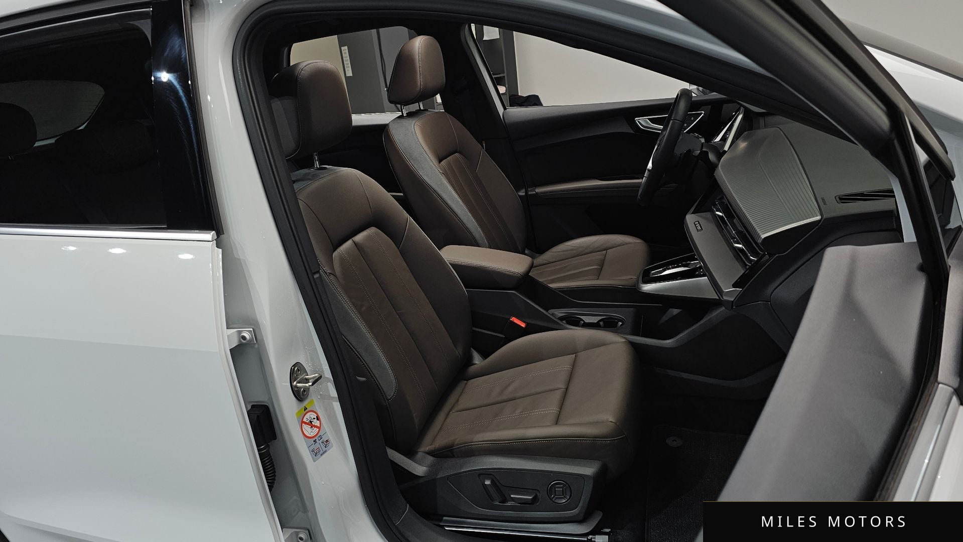 Audi Q4 e-tron 2023 — миниатюра 9