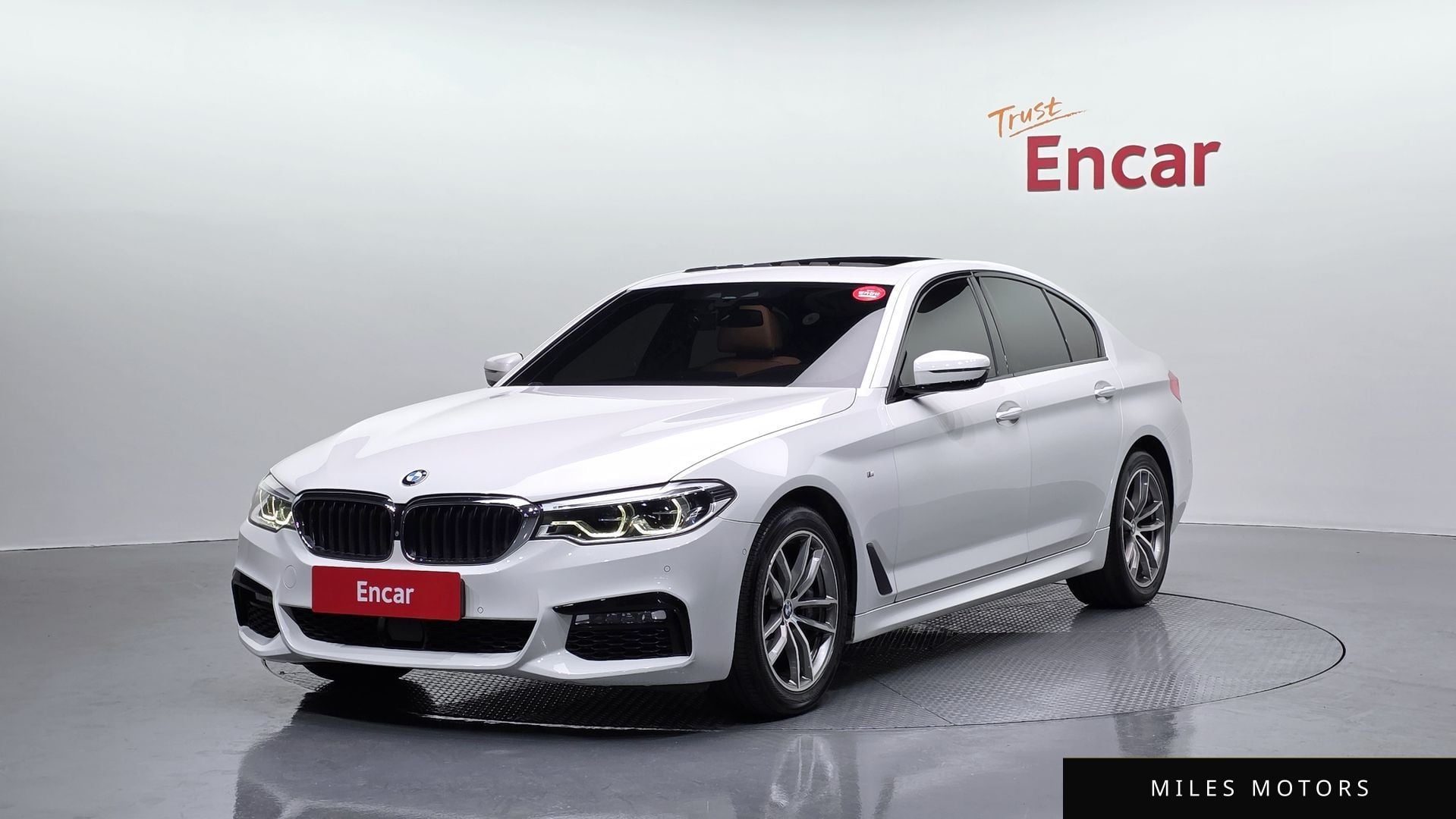 BMW 5 Series (G30) 2017 — фото 1 из 12