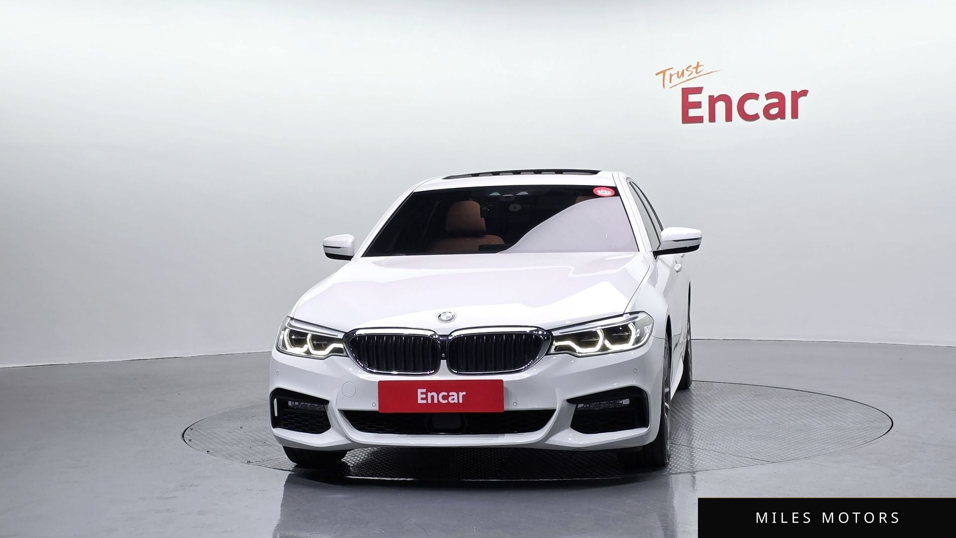 BMW 5 Series (G30) 2017 — миниатюра 3