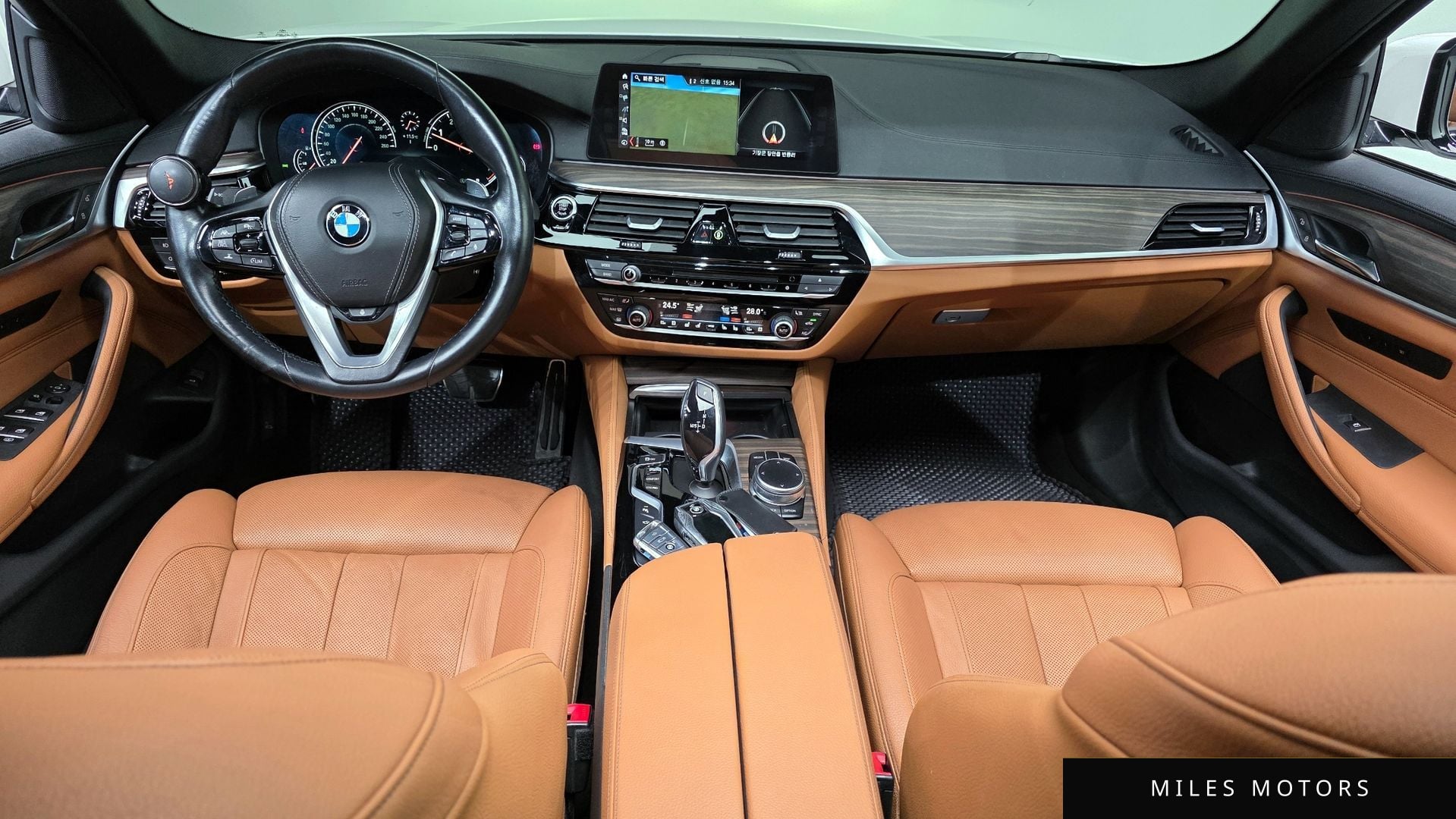 BMW 5 Series (G30) 2017 — миниатюра 7