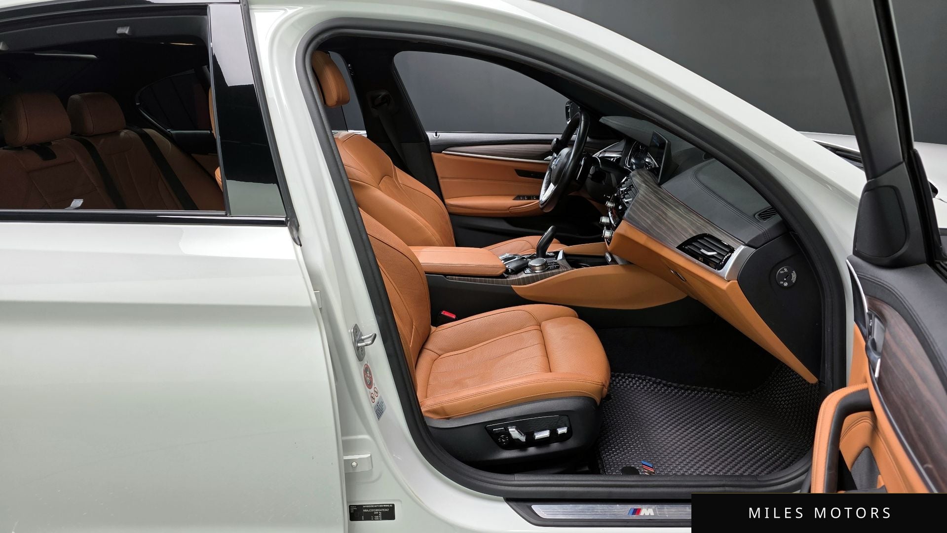 BMW 5 Series (G30) 2017 — миниатюра 10