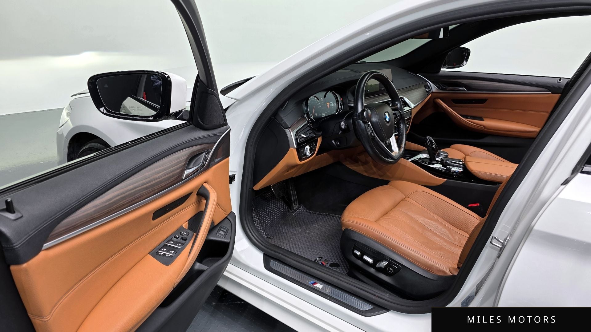 BMW 5 Series (G30) 2017 — миниатюра 11