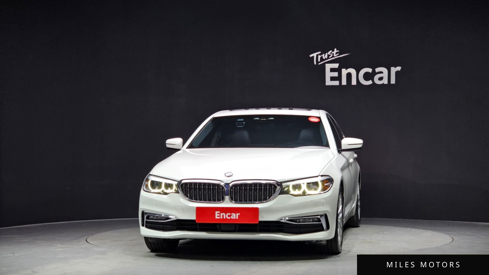 BMW 5 Series (G30) 2019 — миниатюра 3