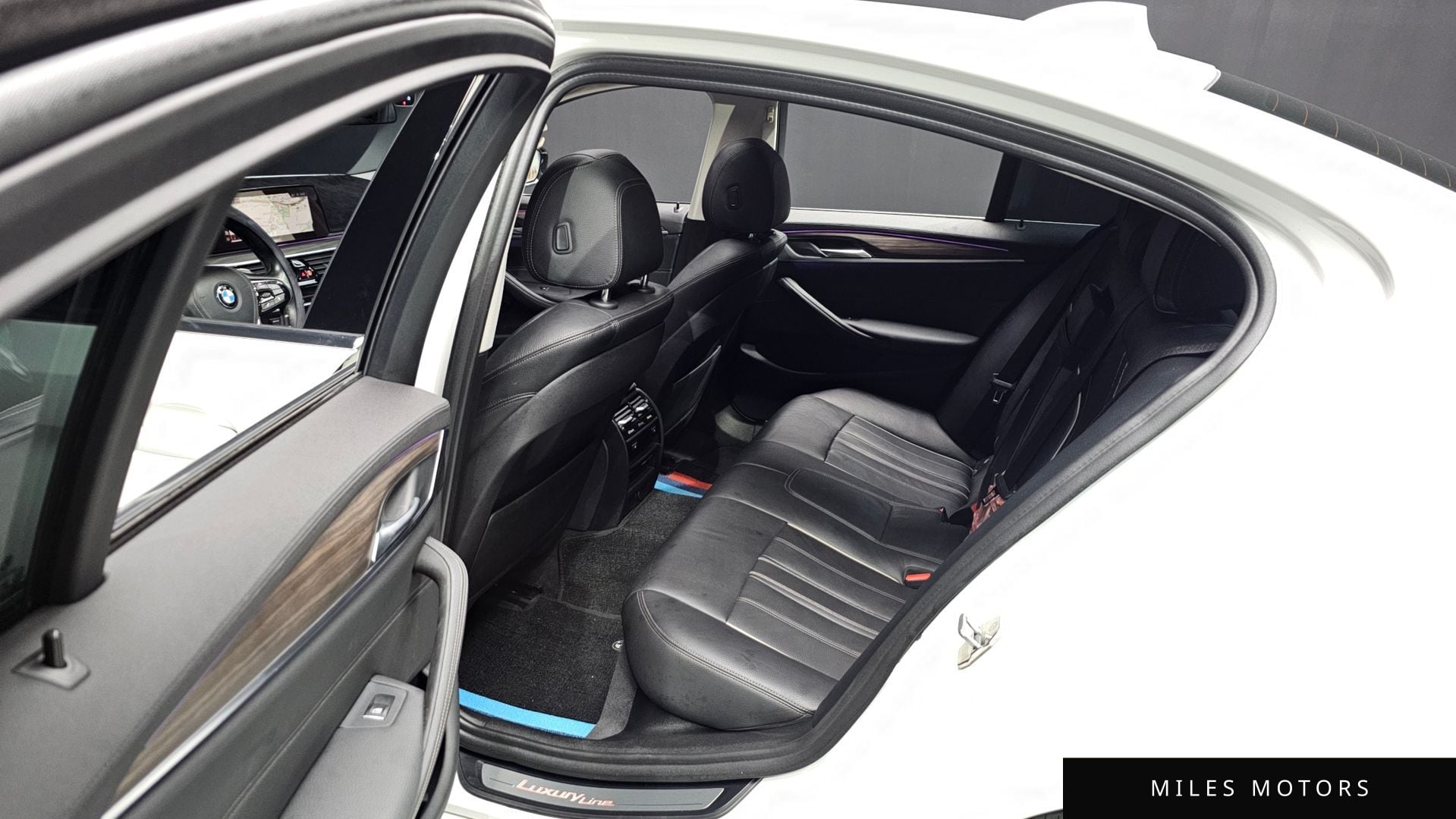 BMW 5 Series (G30) 2019 — миниатюра 12