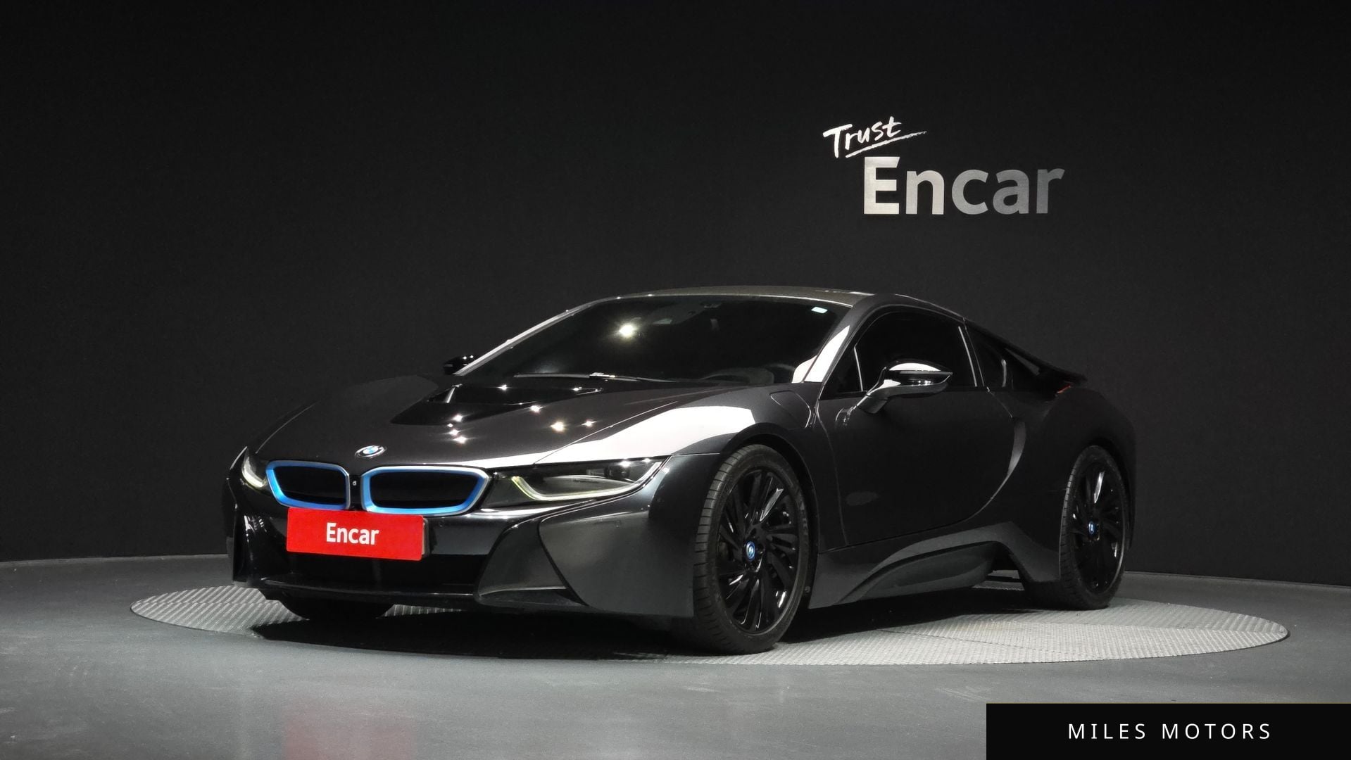 BMW i8 2015 — фото 1 из 12