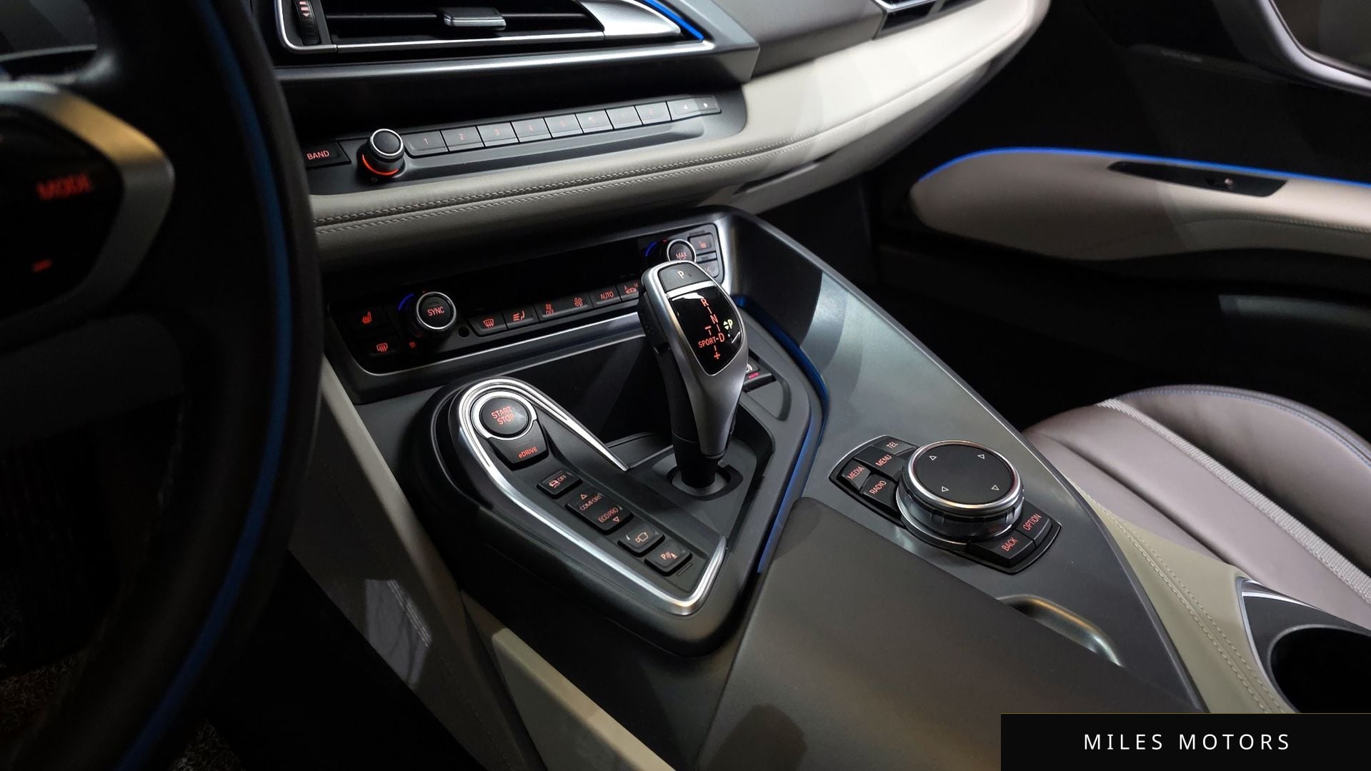 BMW i8 2015 — миниатюра 9