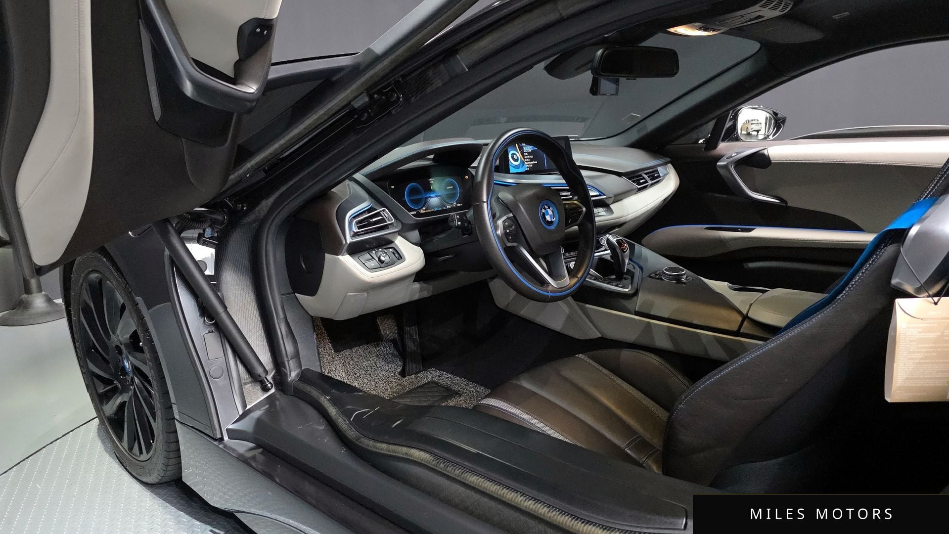 BMW i8 2015 — миниатюра 10