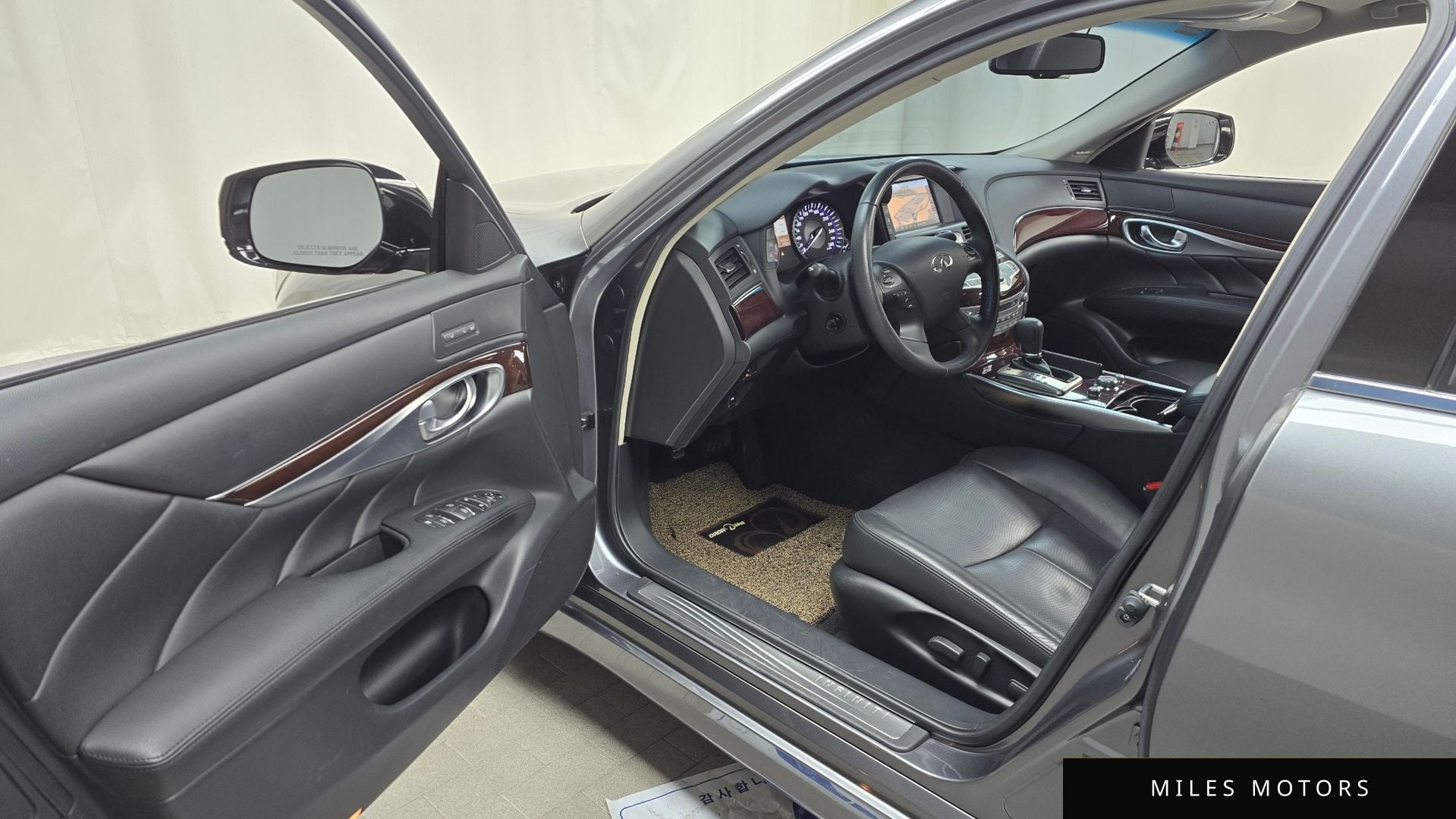Infiniti Q70 2017 — миниатюра 10