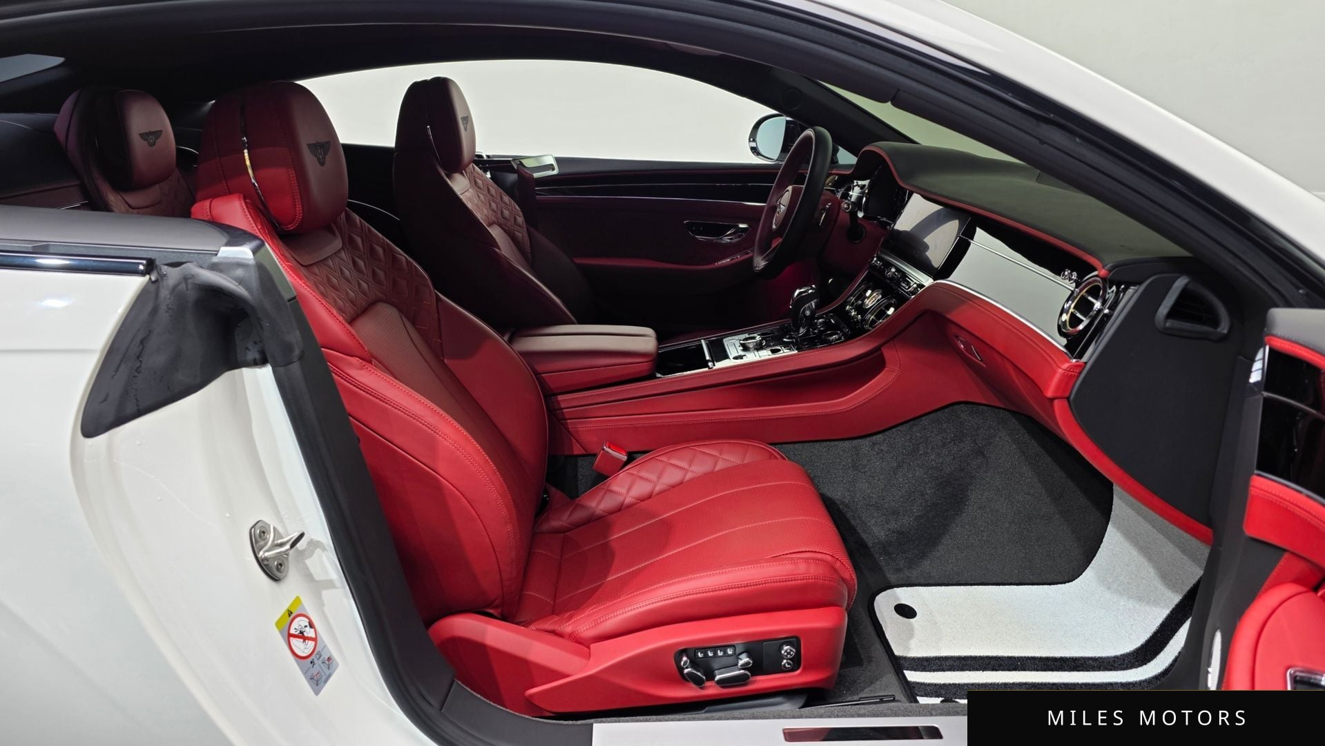 Bentley 컨티넨탈 GT 2022 — миниатюра 11