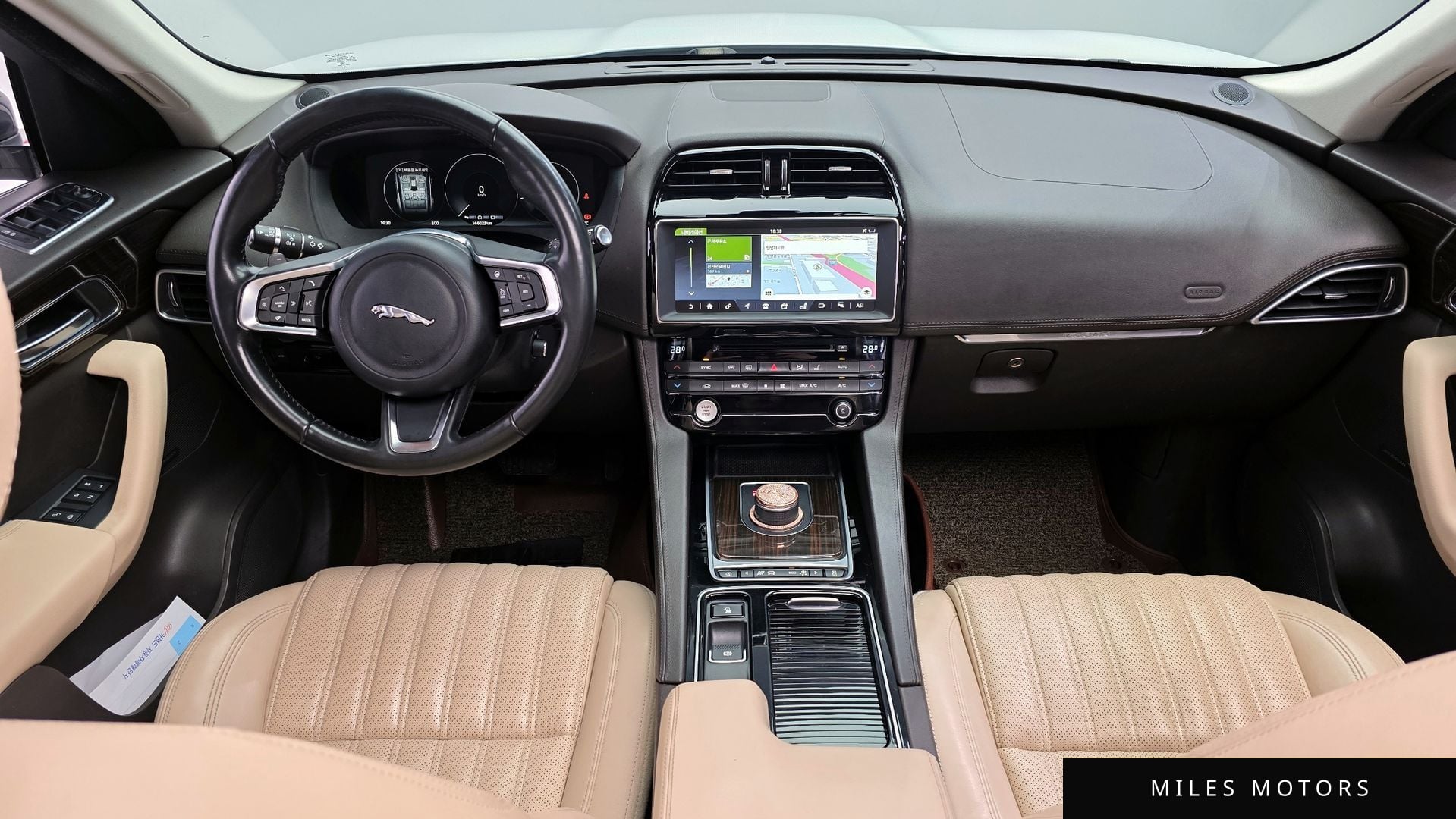 Jaguar F-PACE 2018 — миниатюра 7
