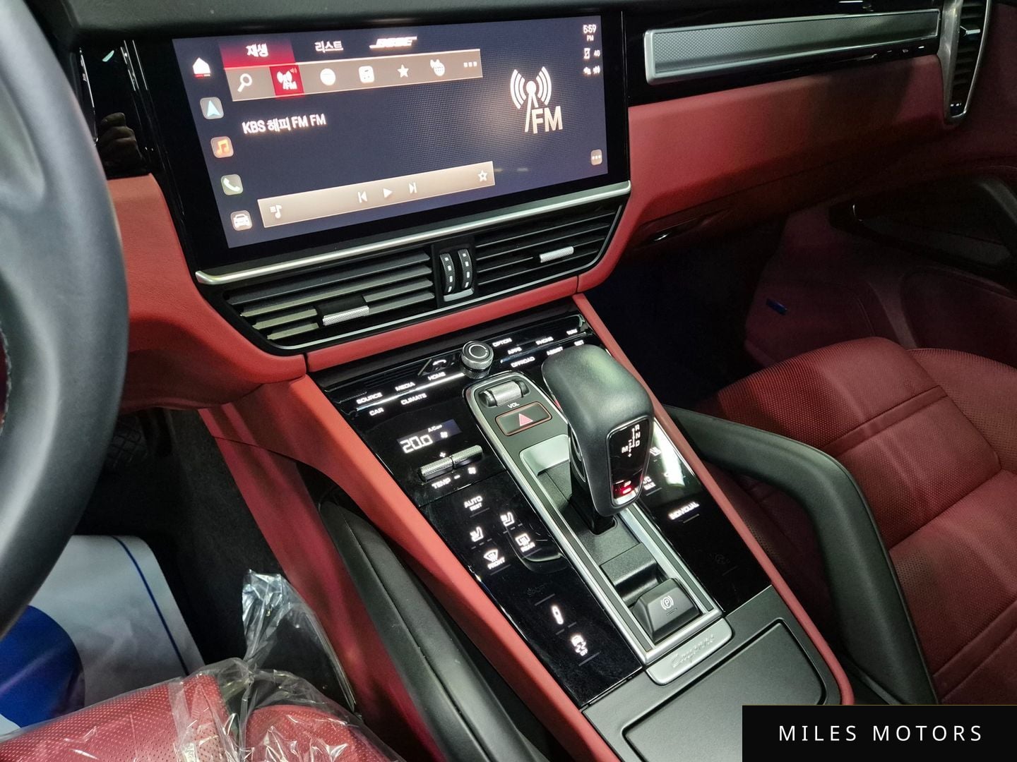 Porsche Cayenne 2023 — миниатюра 10