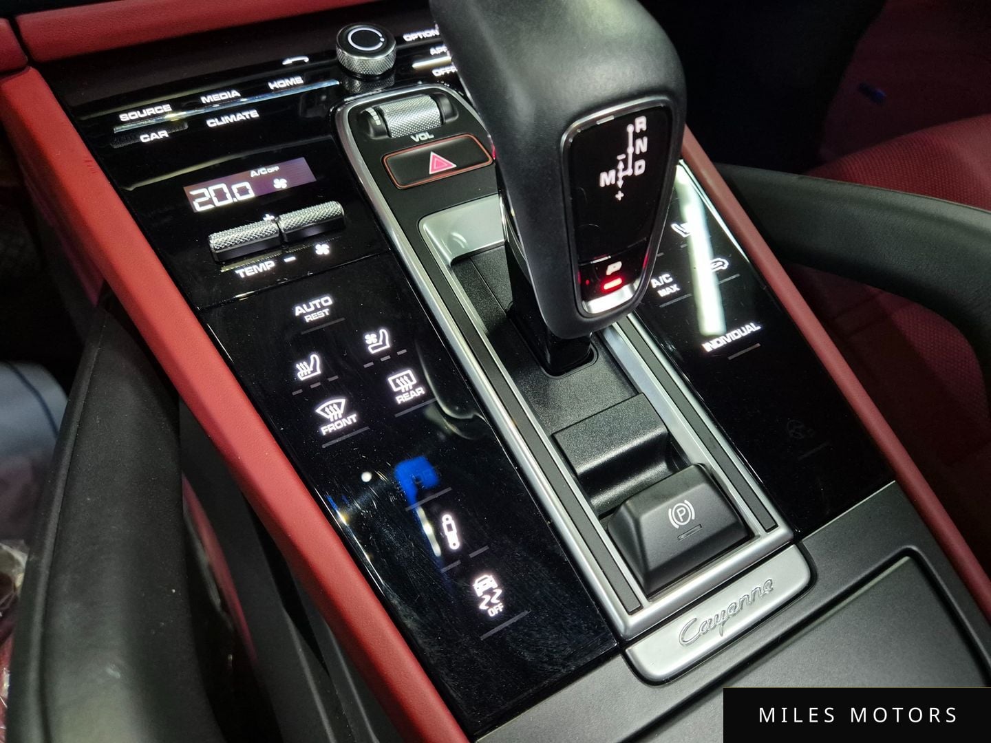 Porsche Cayenne 2023 — миниатюра 15