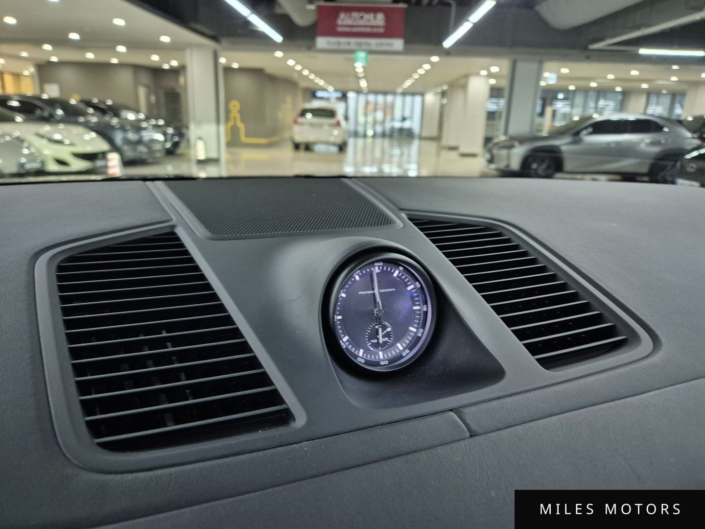Porsche Cayenne 2023 — миниатюра 16