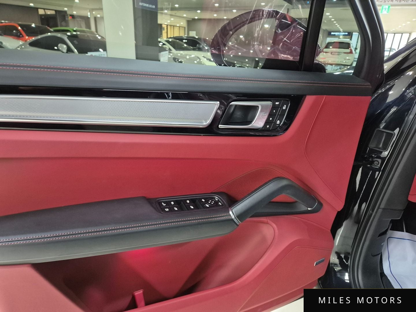 Porsche Cayenne 2023 — миниатюра 17
