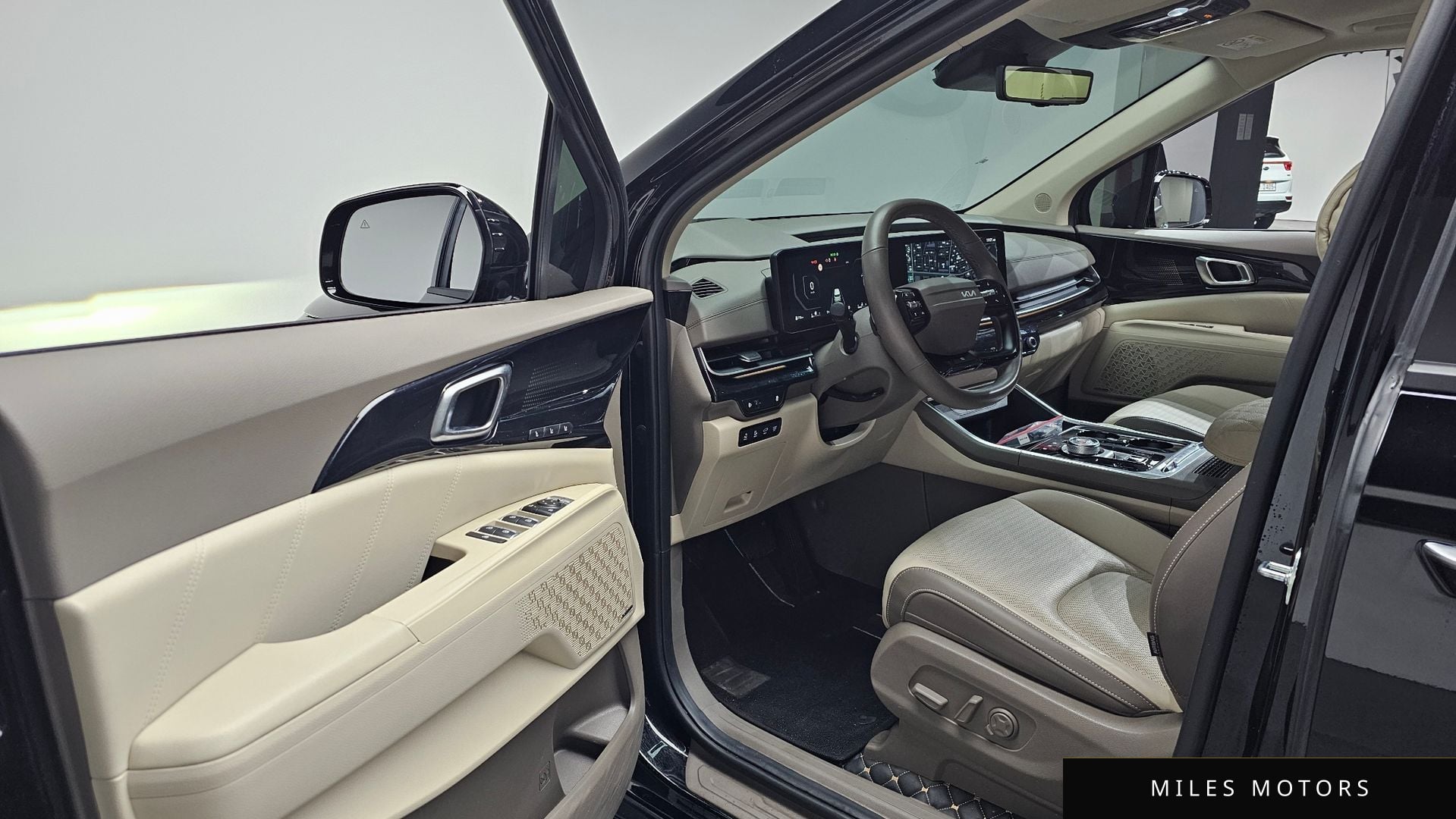 Kia Canival 2025 — миниатюра 11