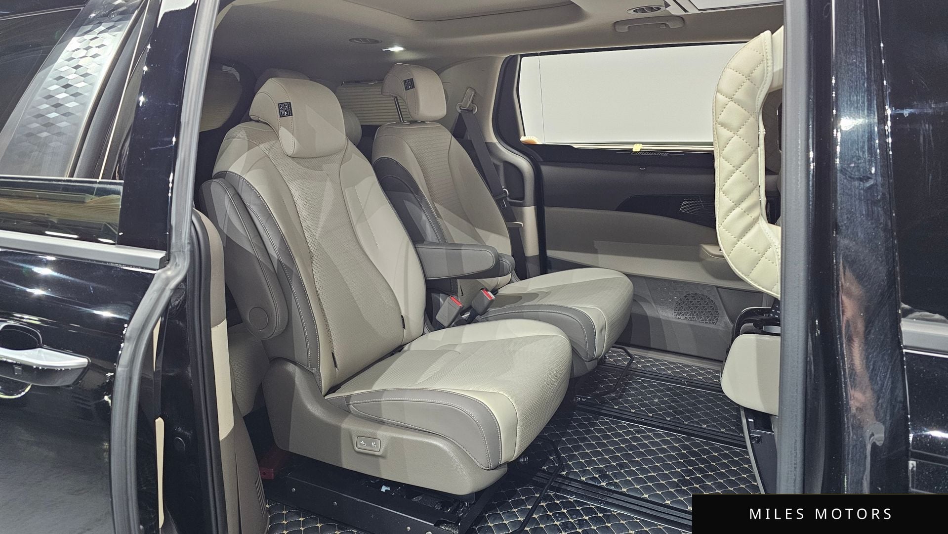 Kia Canival 2025 — миниатюра 12