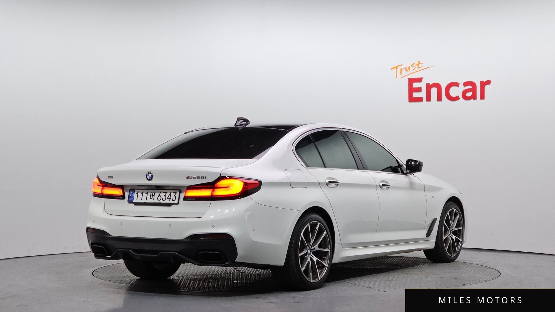 BMW 5 Series (G30) 2018 — миниатюра 2