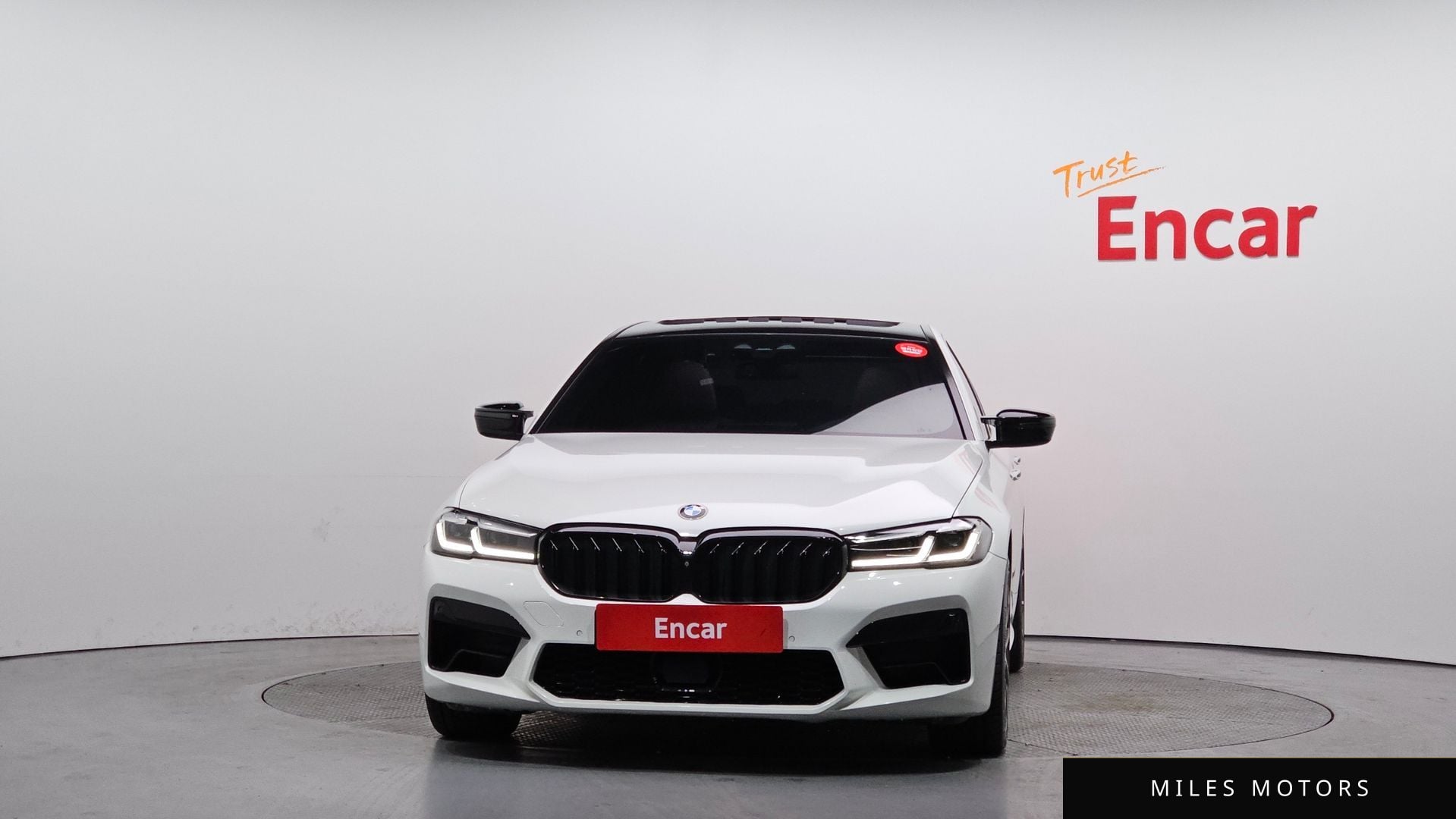 BMW 5 Series (G30) 2018 — миниатюра 3