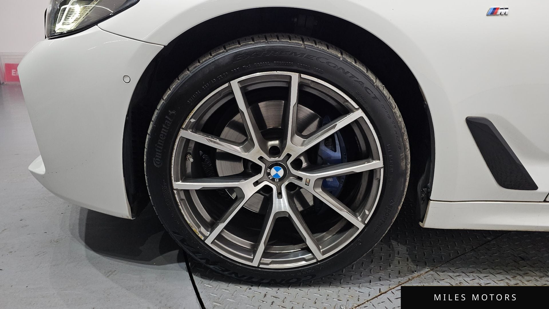 BMW 5 Series (G30) 2018 — миниатюра 5