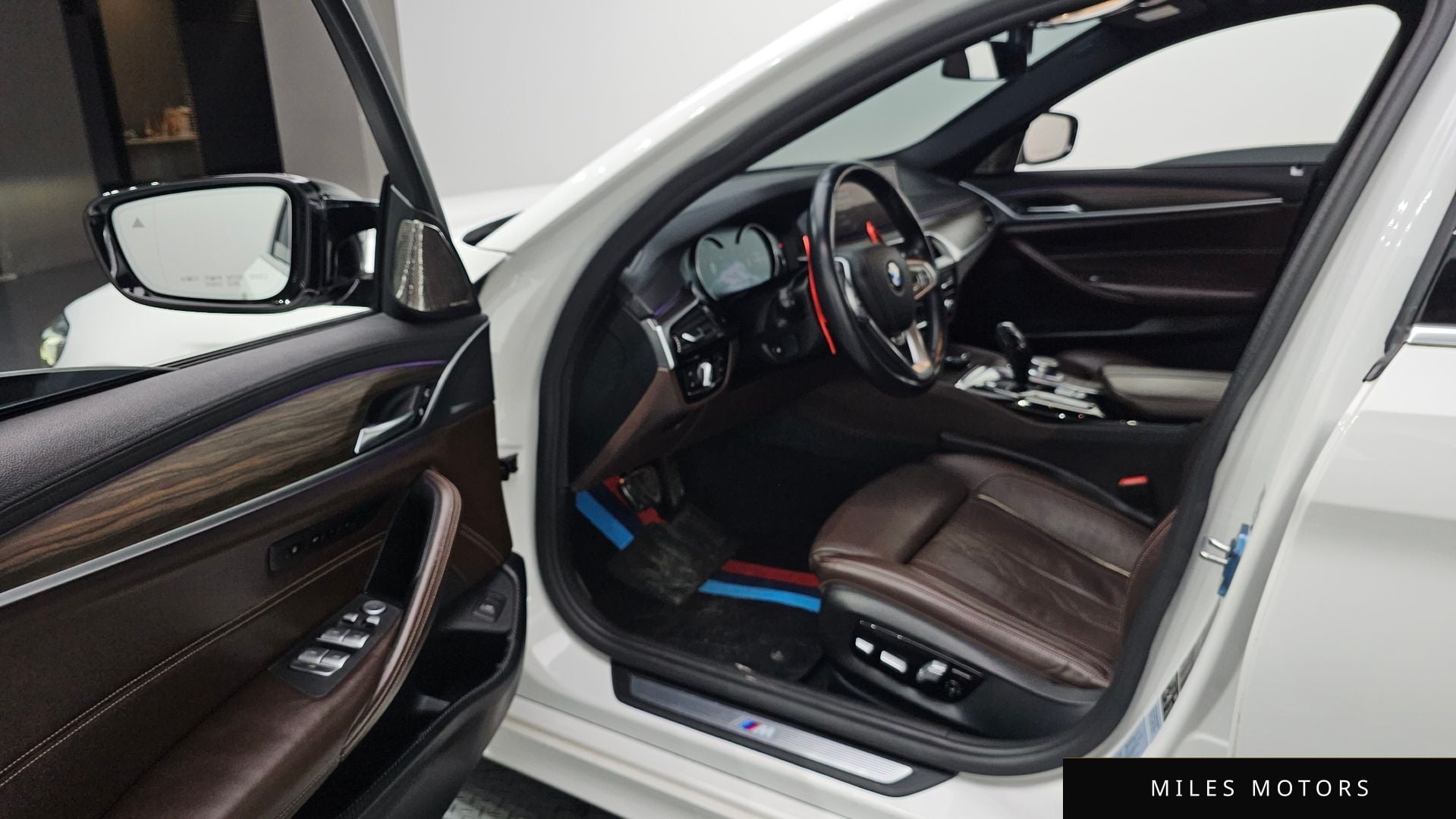 BMW 5 Series (G30) 2018 — миниатюра 10