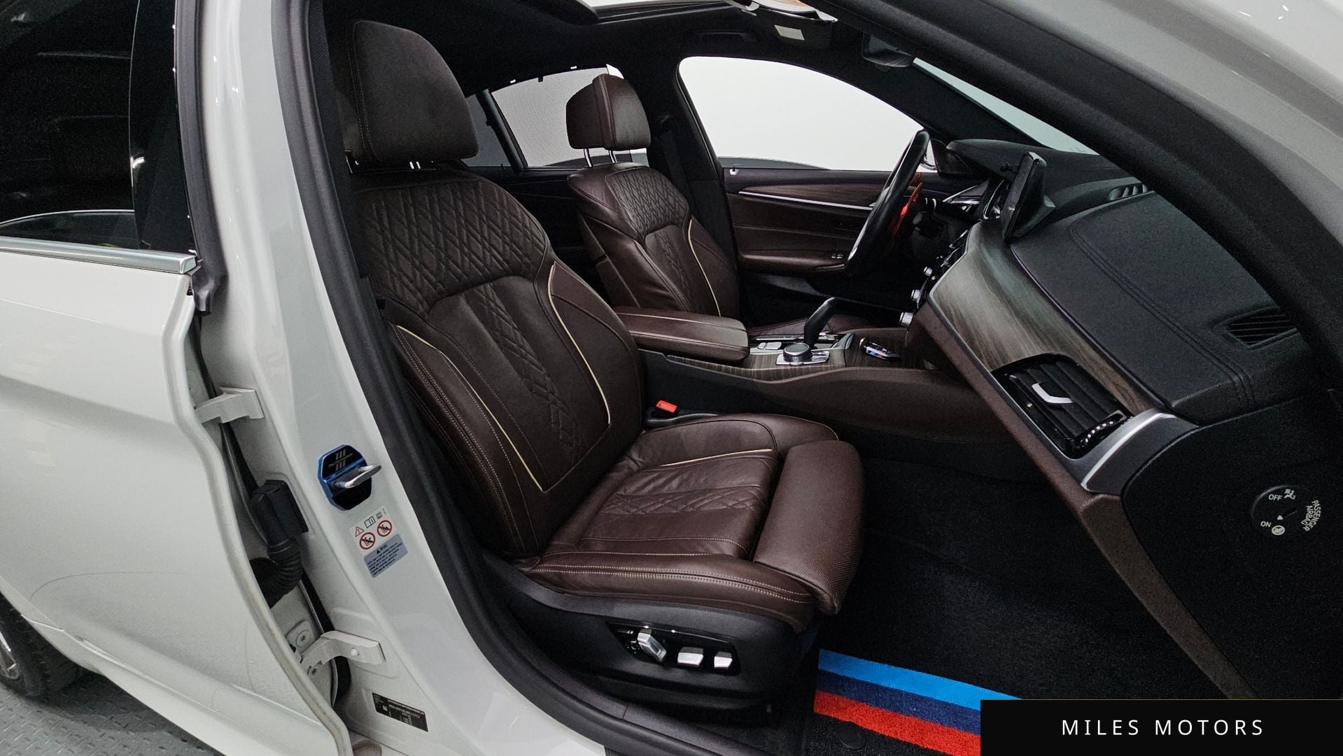 BMW 5 Series (G30) 2018 — миниатюра 11