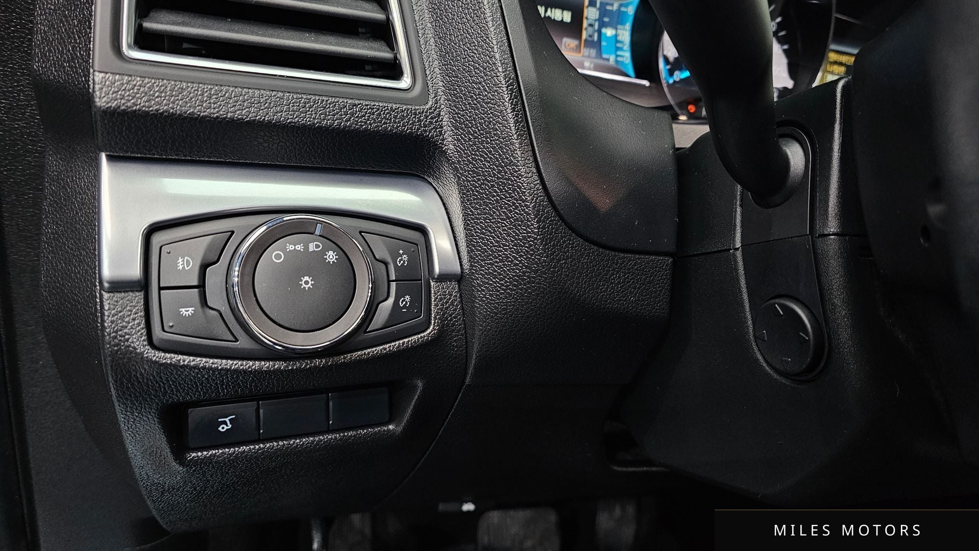 Ford Explorer 2018 — миниатюра 17