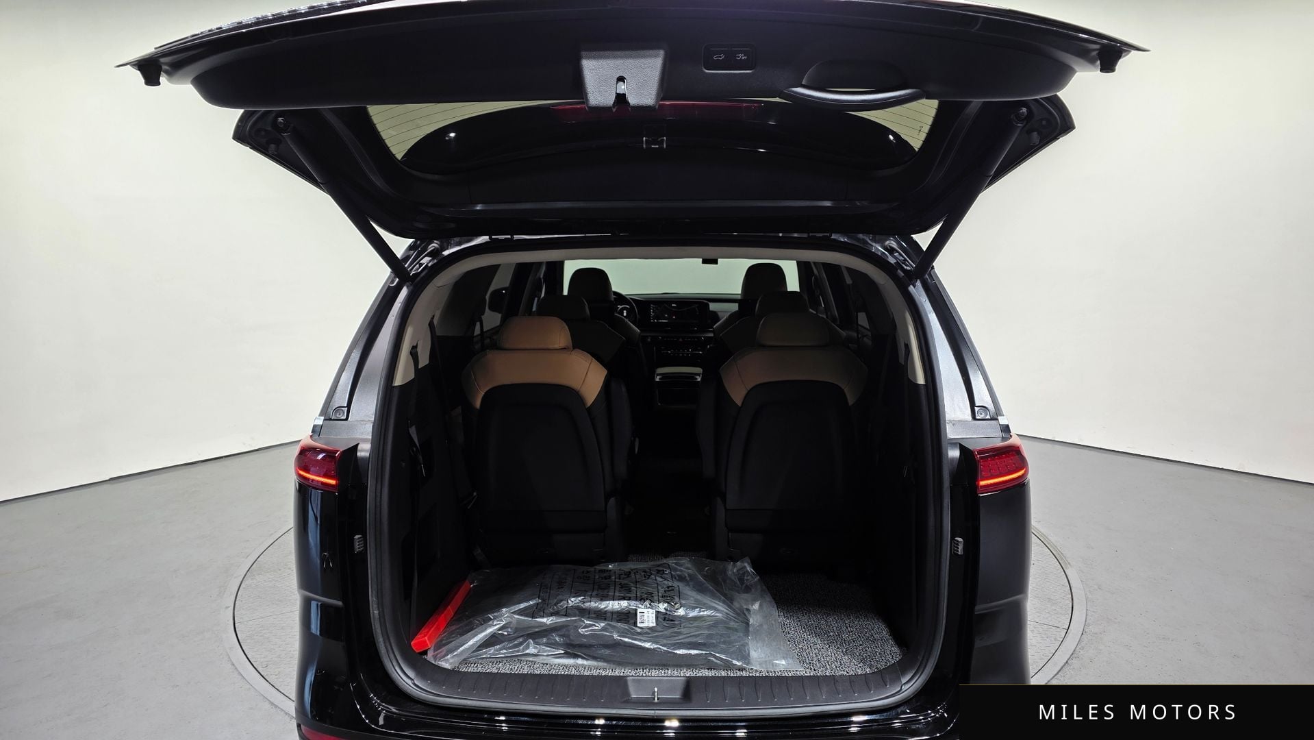 Kia Carnival 2021 — миниатюра 20