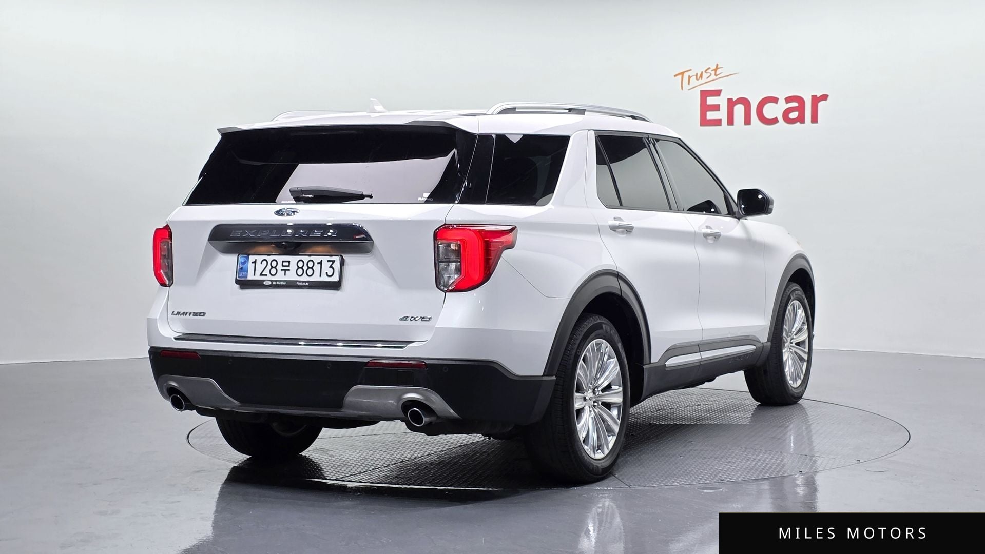 Ford Explorer 2021 — миниатюра 2