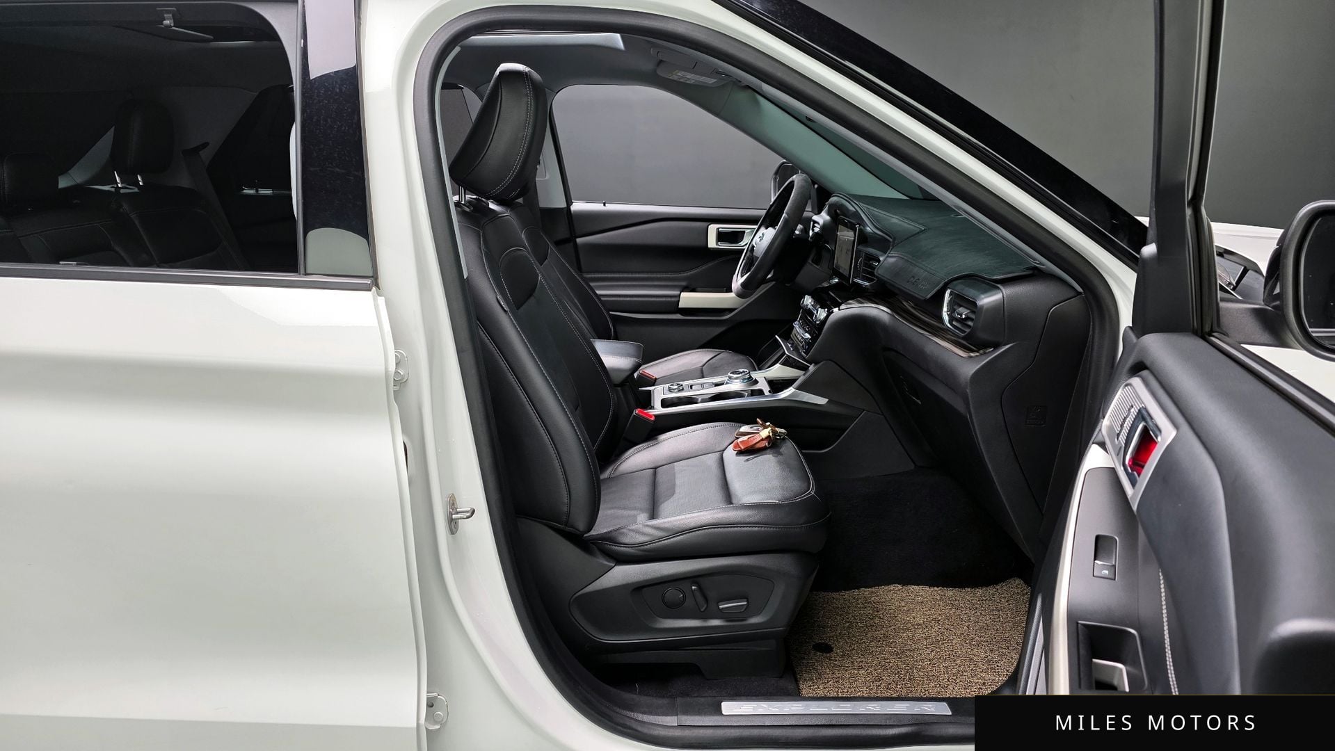 Ford Explorer 2021 — миниатюра 10