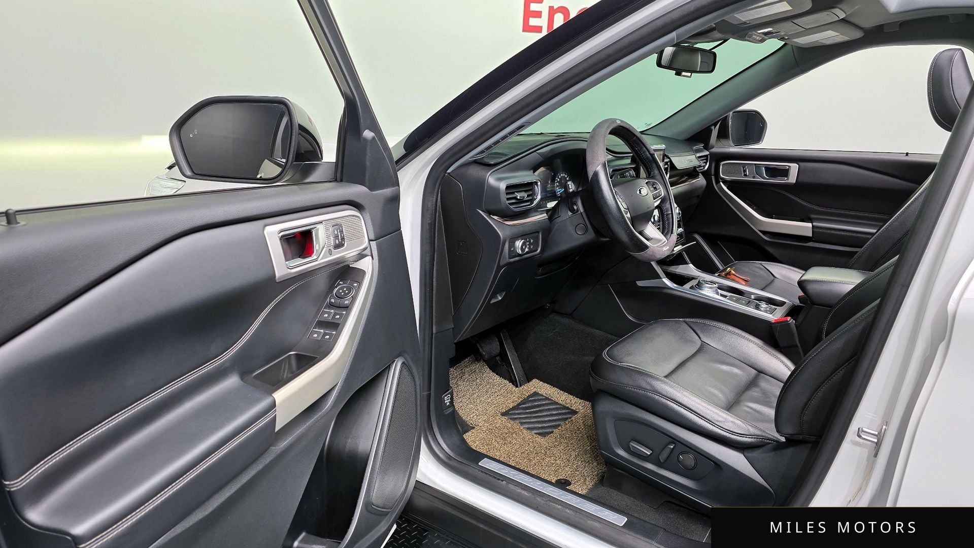 Ford Explorer 2021 — миниатюра 11