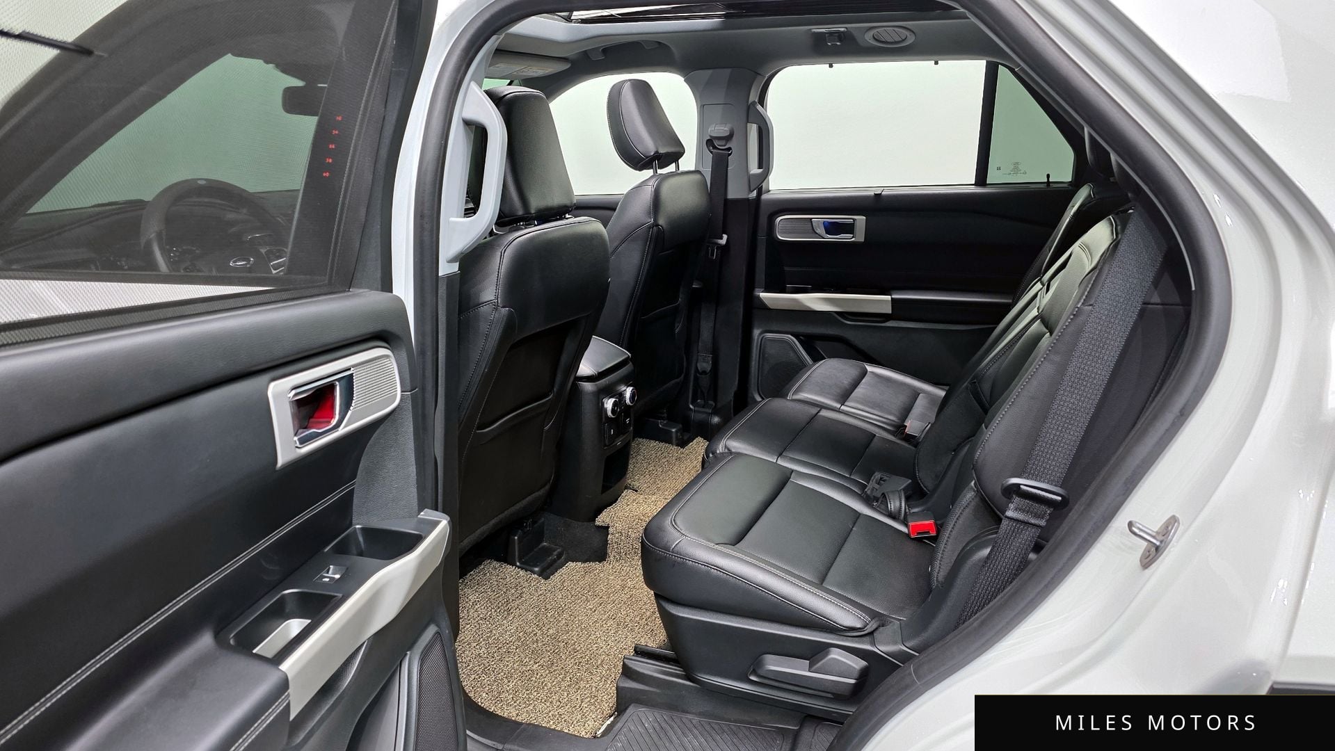 Ford Explorer 2021 — миниатюра 12