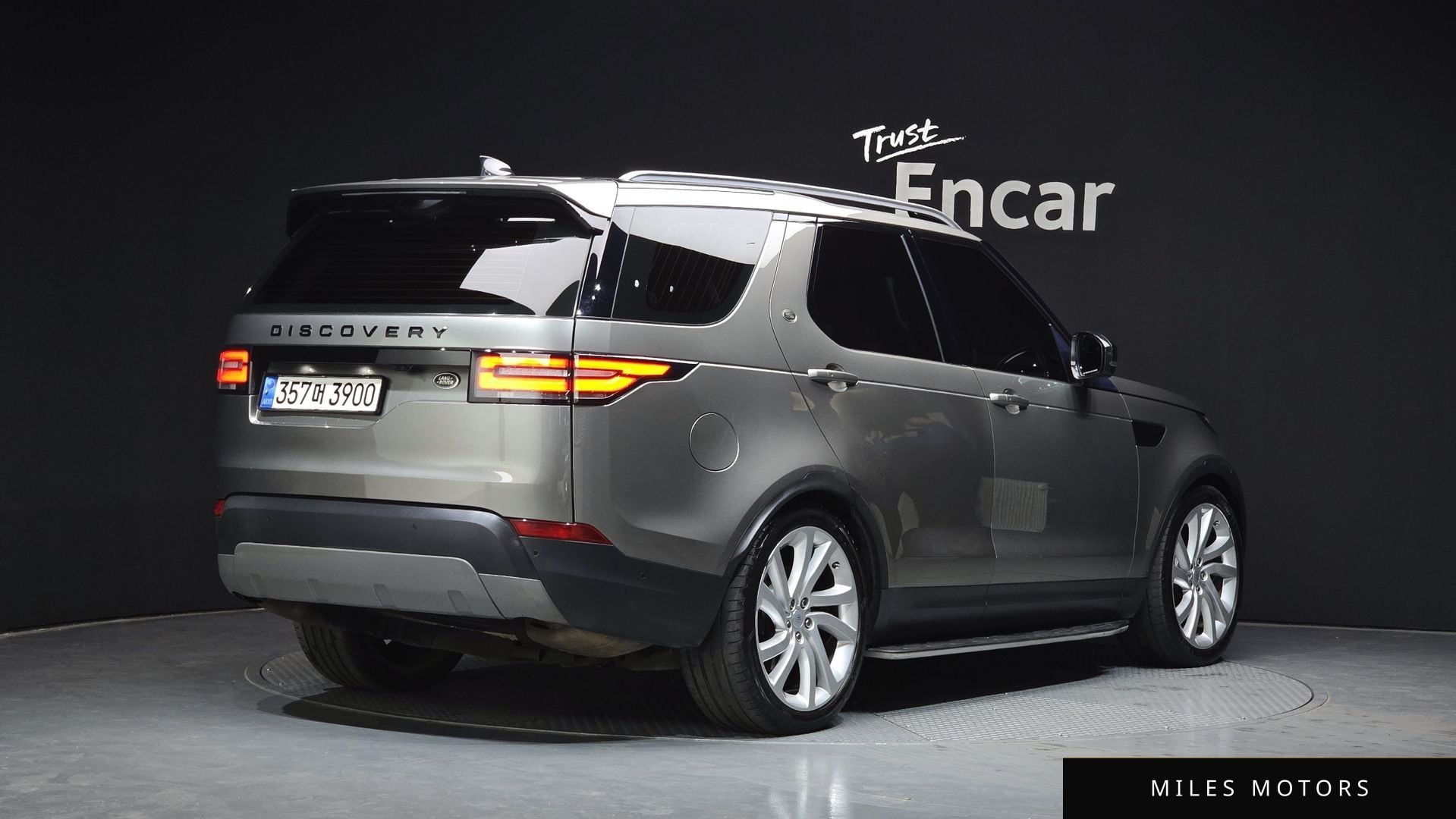 Land Rover Discovery 2017 — миниатюра 2