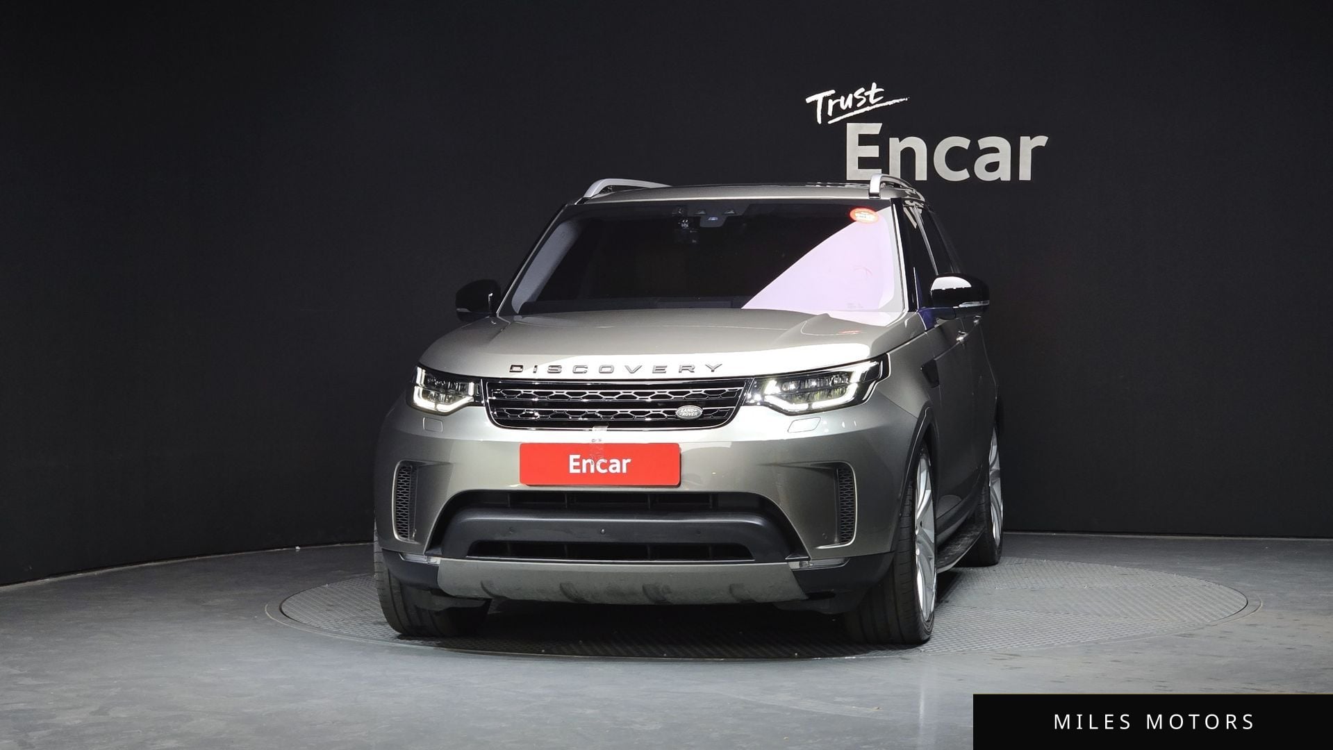 Land Rover Discovery 2017 — миниатюра 3